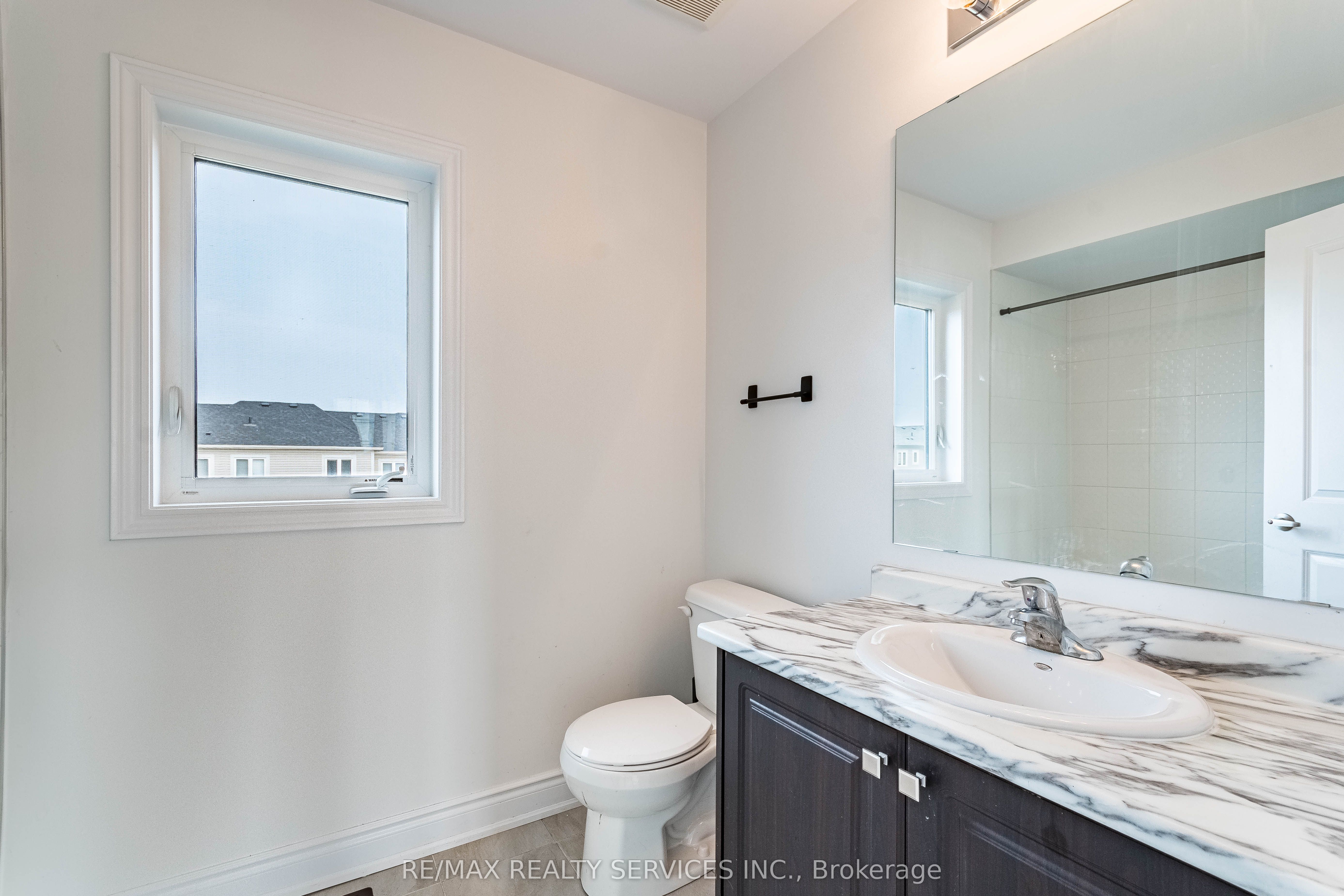 73 Central Square Boulevard Property Photo 16