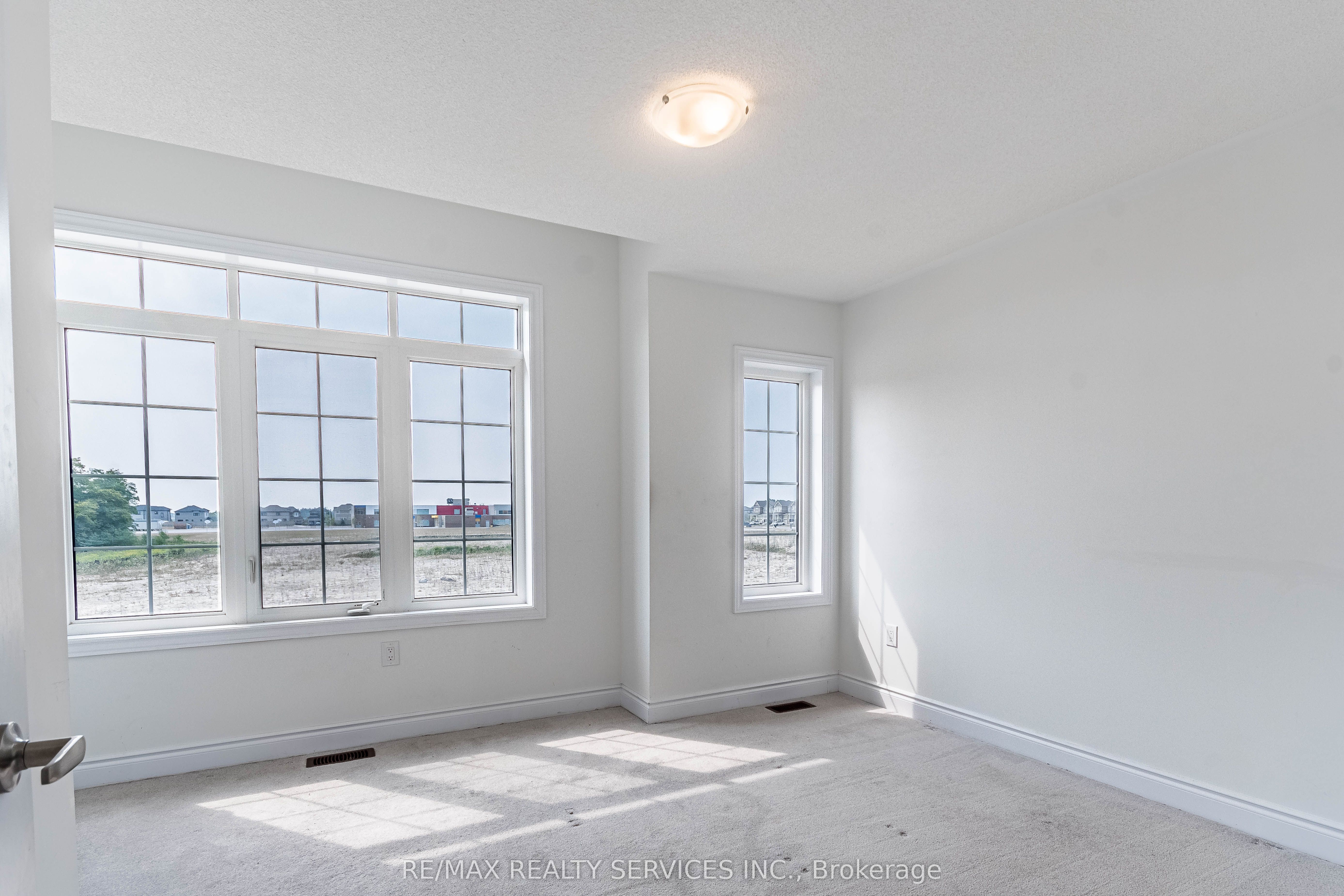 73 Central Square Boulevard Property Photo 18