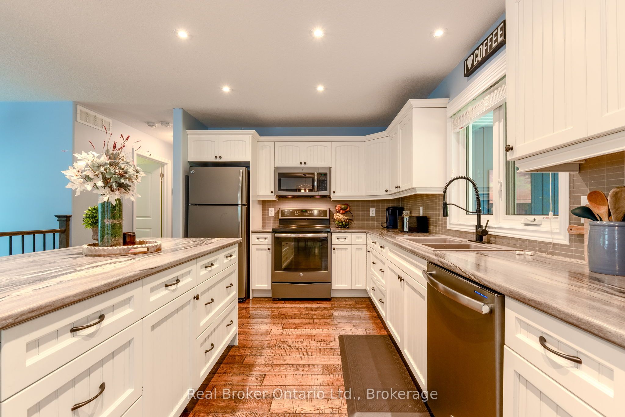 204 Golf Course Road Property Photo 4