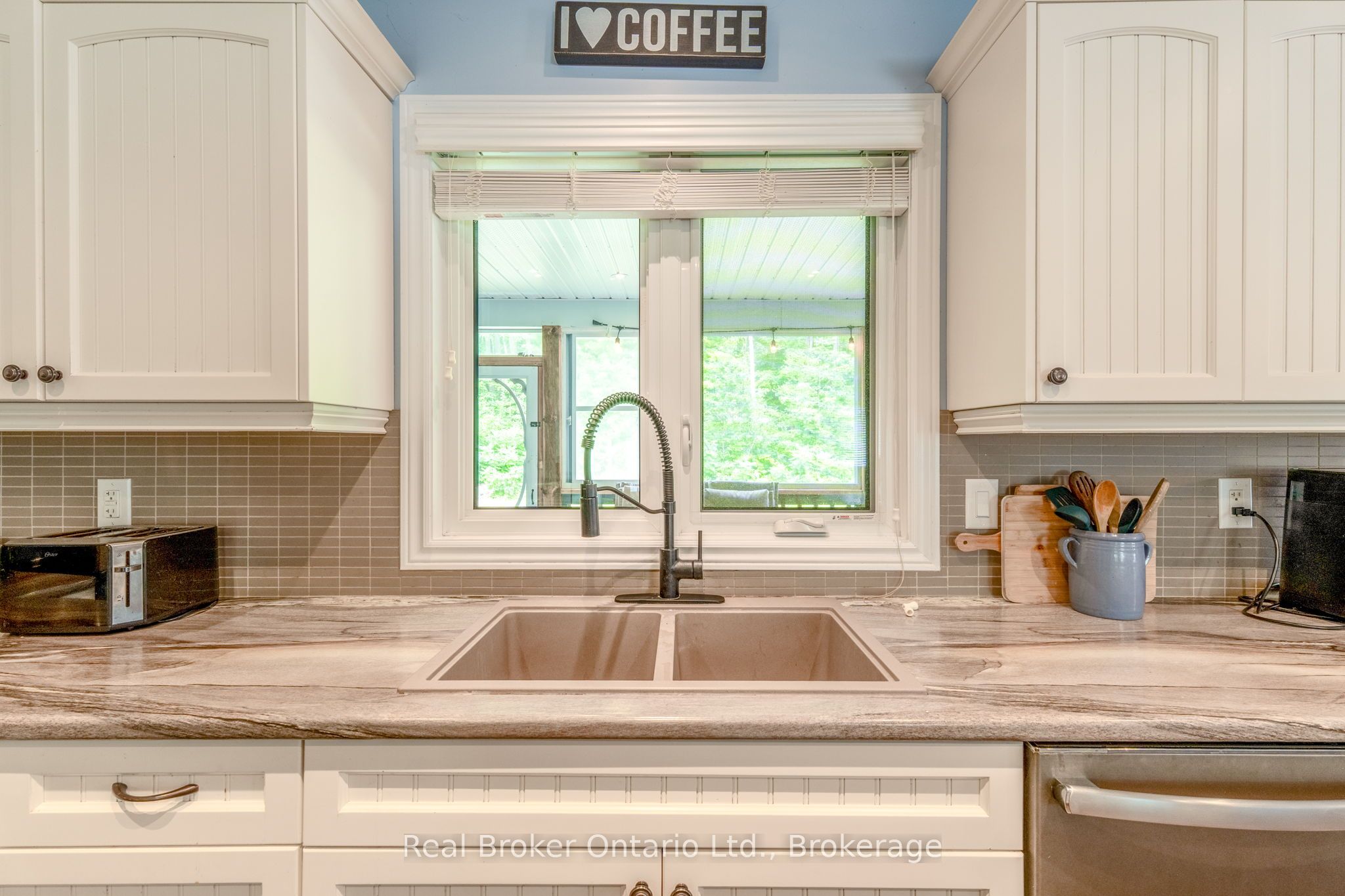 204 Golf Course Road Property Photo 5