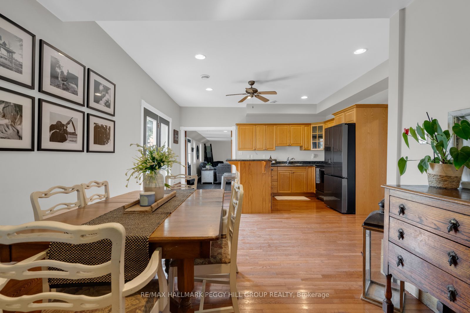 4295 Horseshoe Valley Road W Property Photo 5