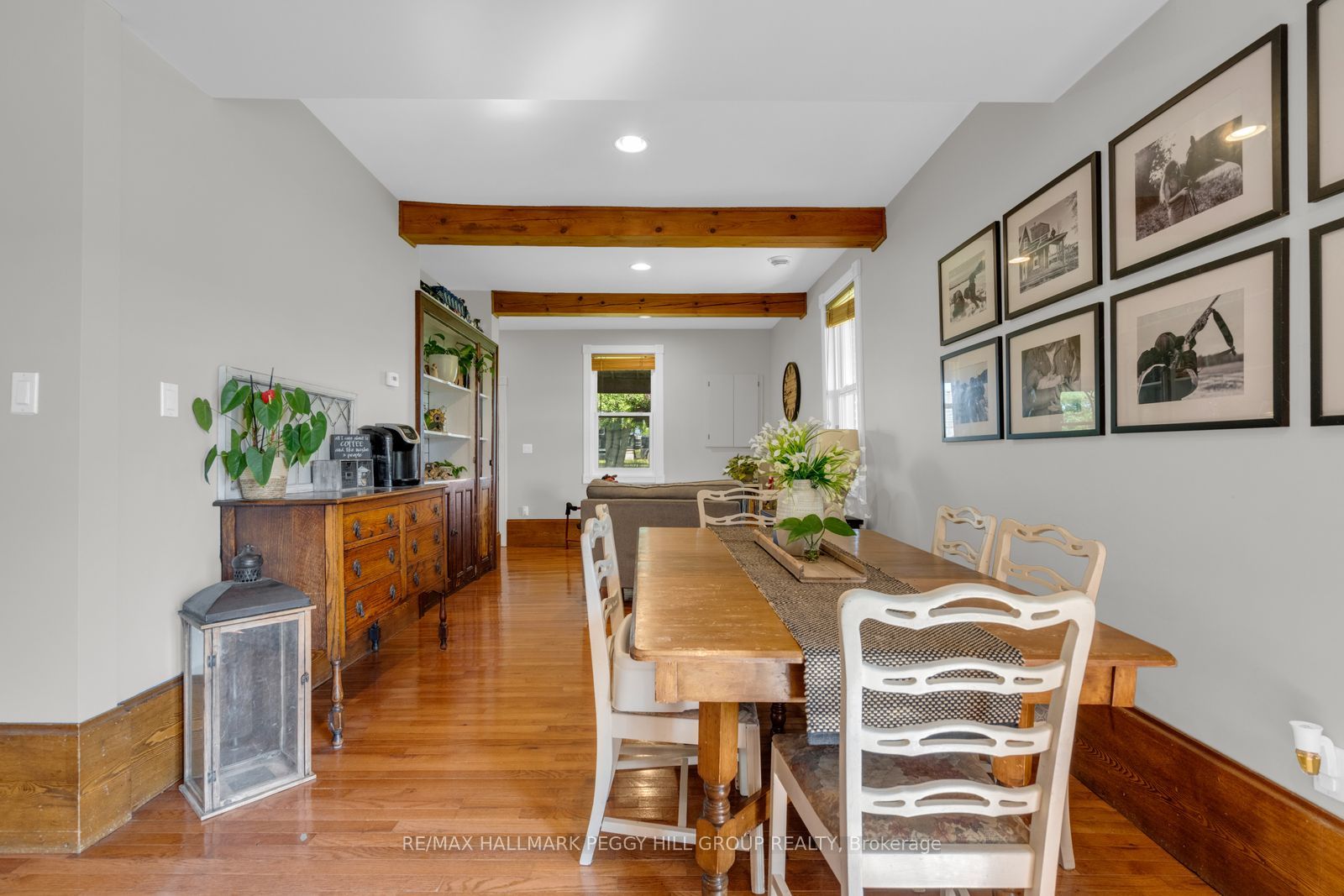 4295 Horseshoe Valley Road W Property Photo 7