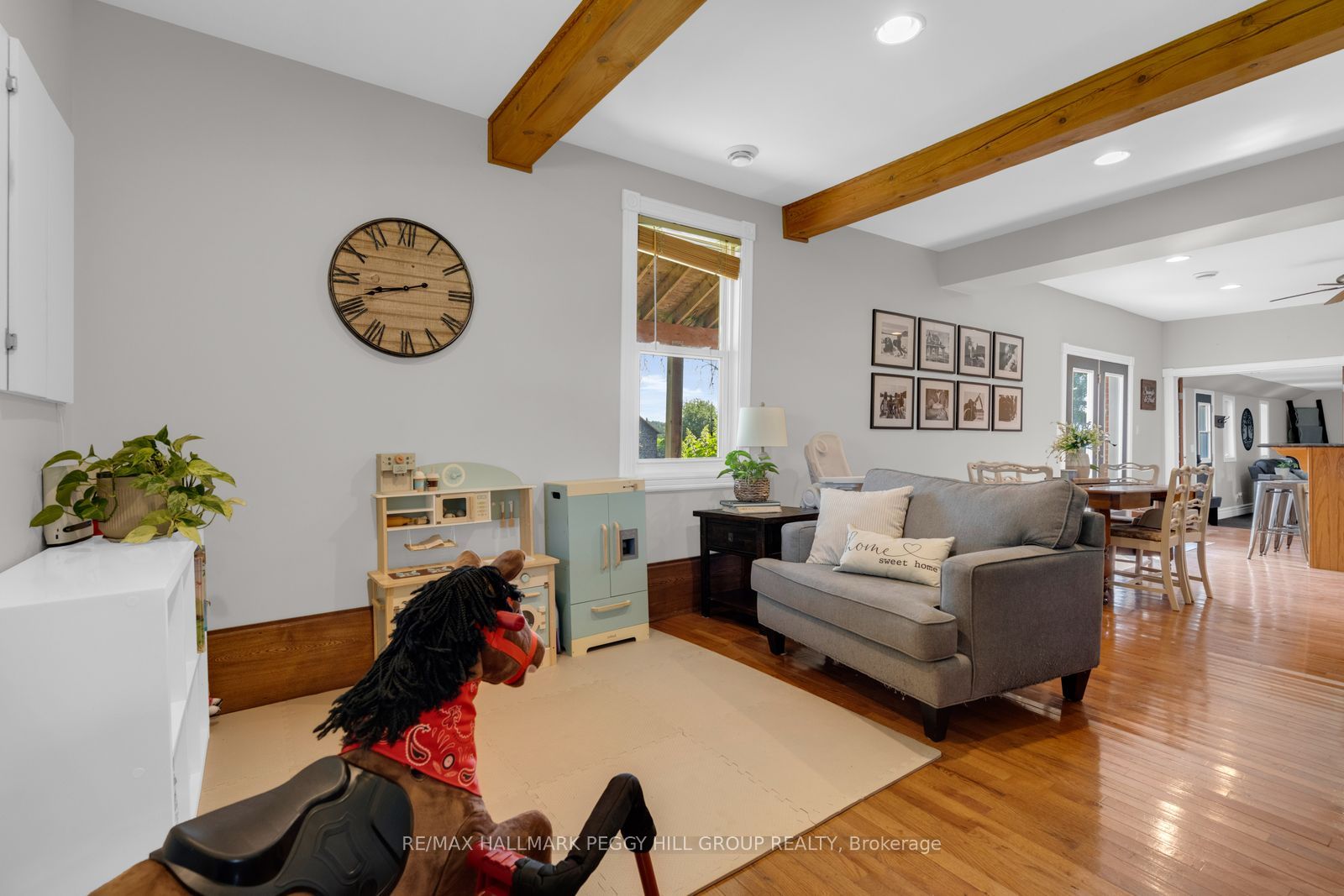 4295 Horseshoe Valley Road W Property Photo 9