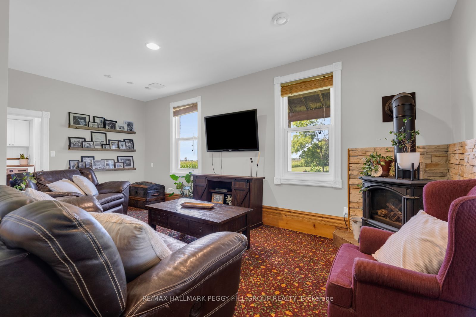 4295 Horseshoe Valley Road W Property Photo 10