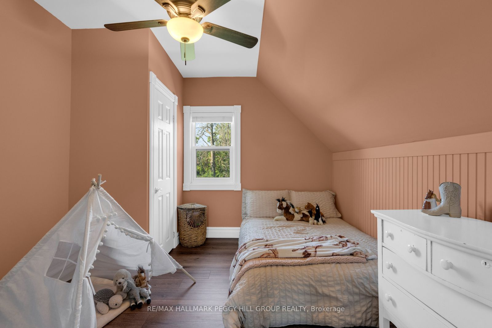 4295 Horseshoe Valley Road W Property Photo 14