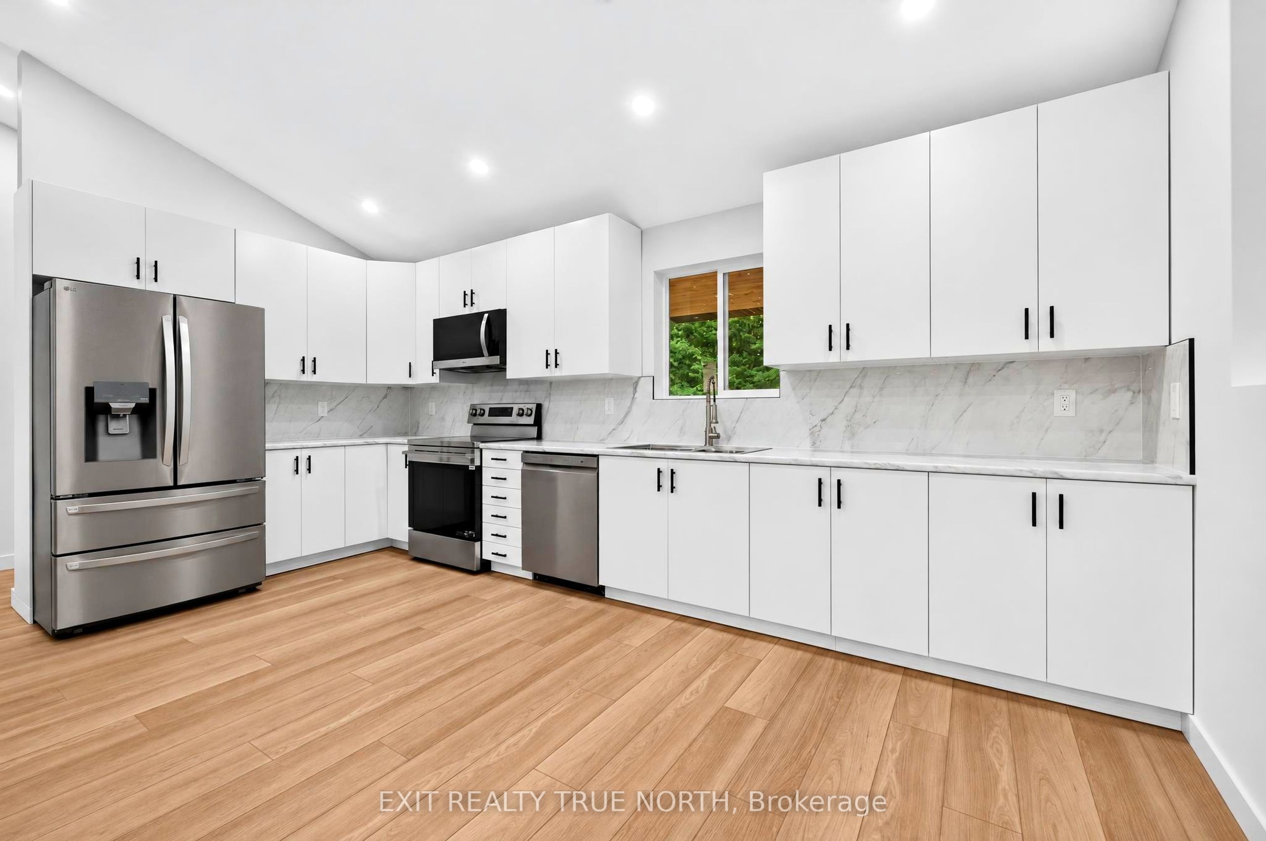 36 Pine Needles Drive Property Photo 8