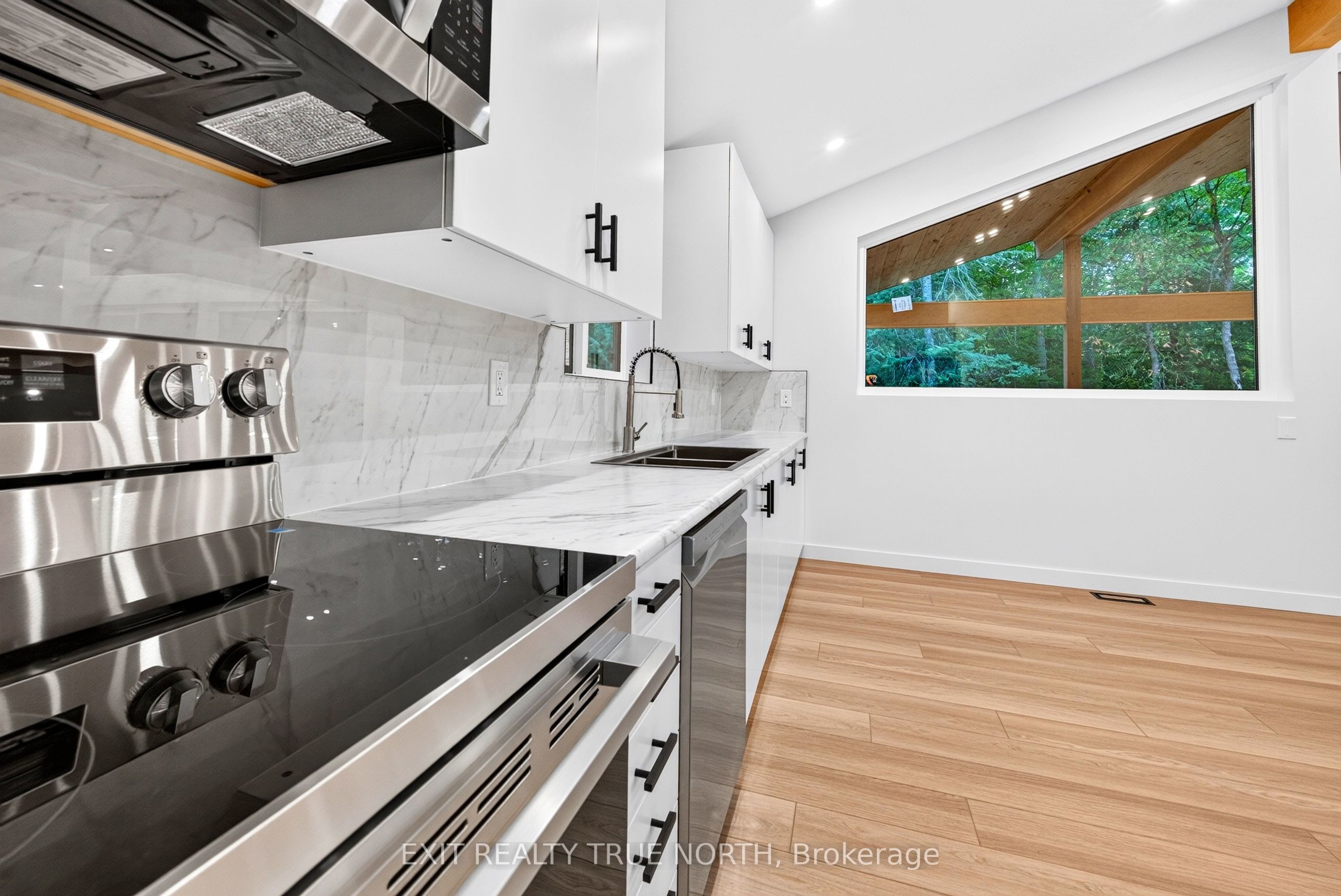 36 Pine Needles Drive Property Photo 9
