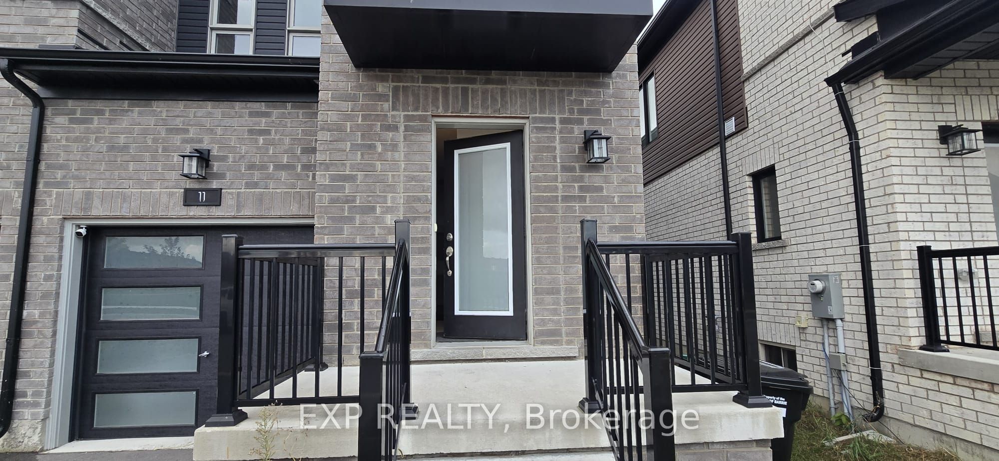 11 Evergreen Terrace Property Photo 3
