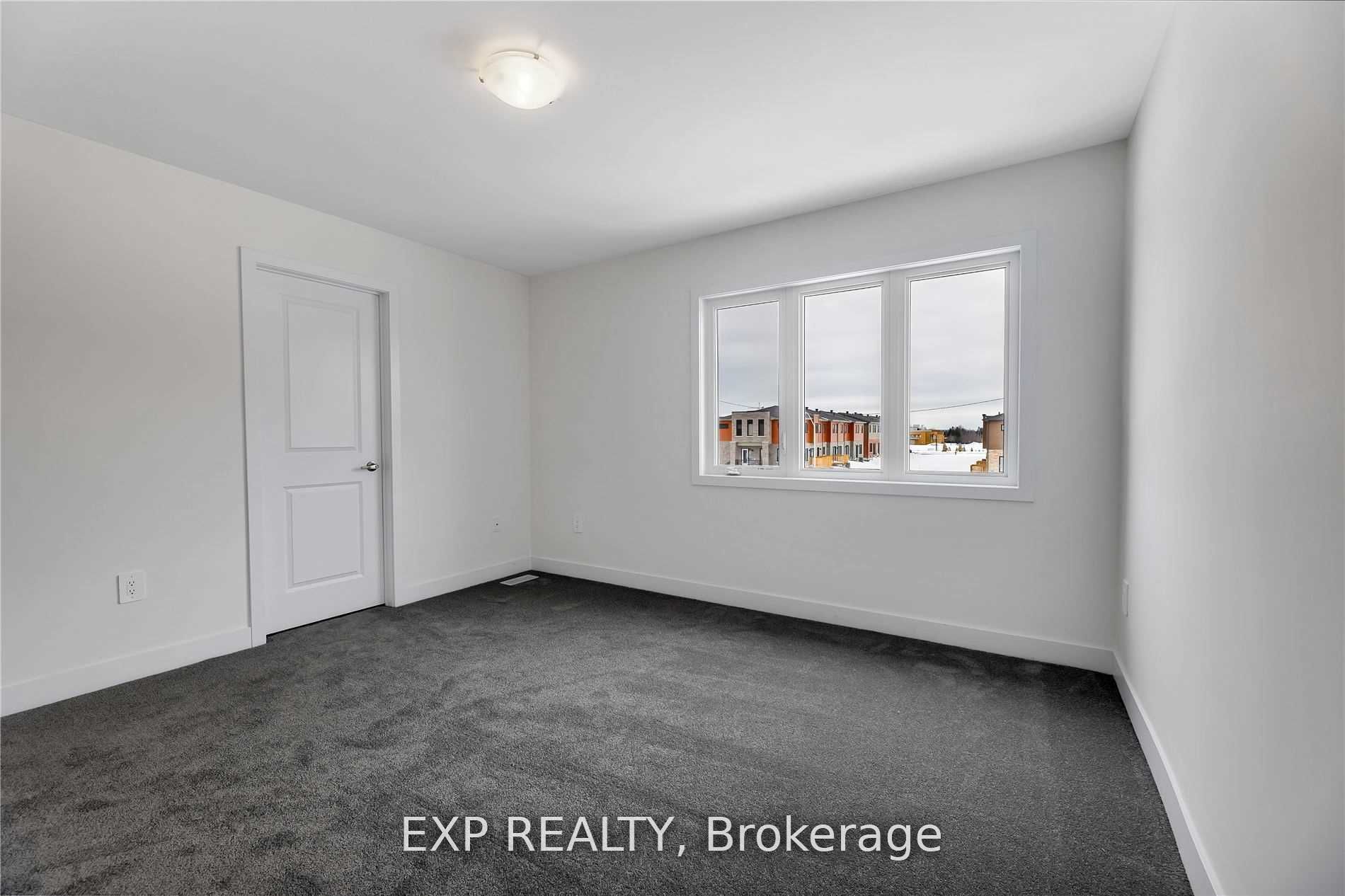 11 Evergreen Terrace Property Photo 18