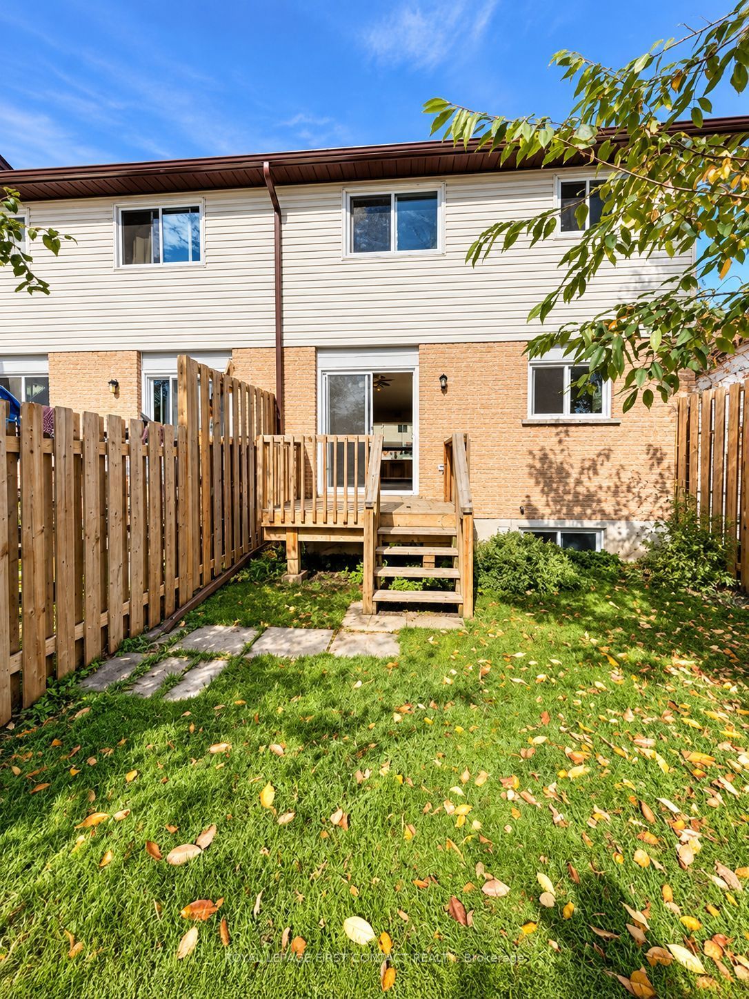 1095 Mississaga Street W 44 Property Photo 9