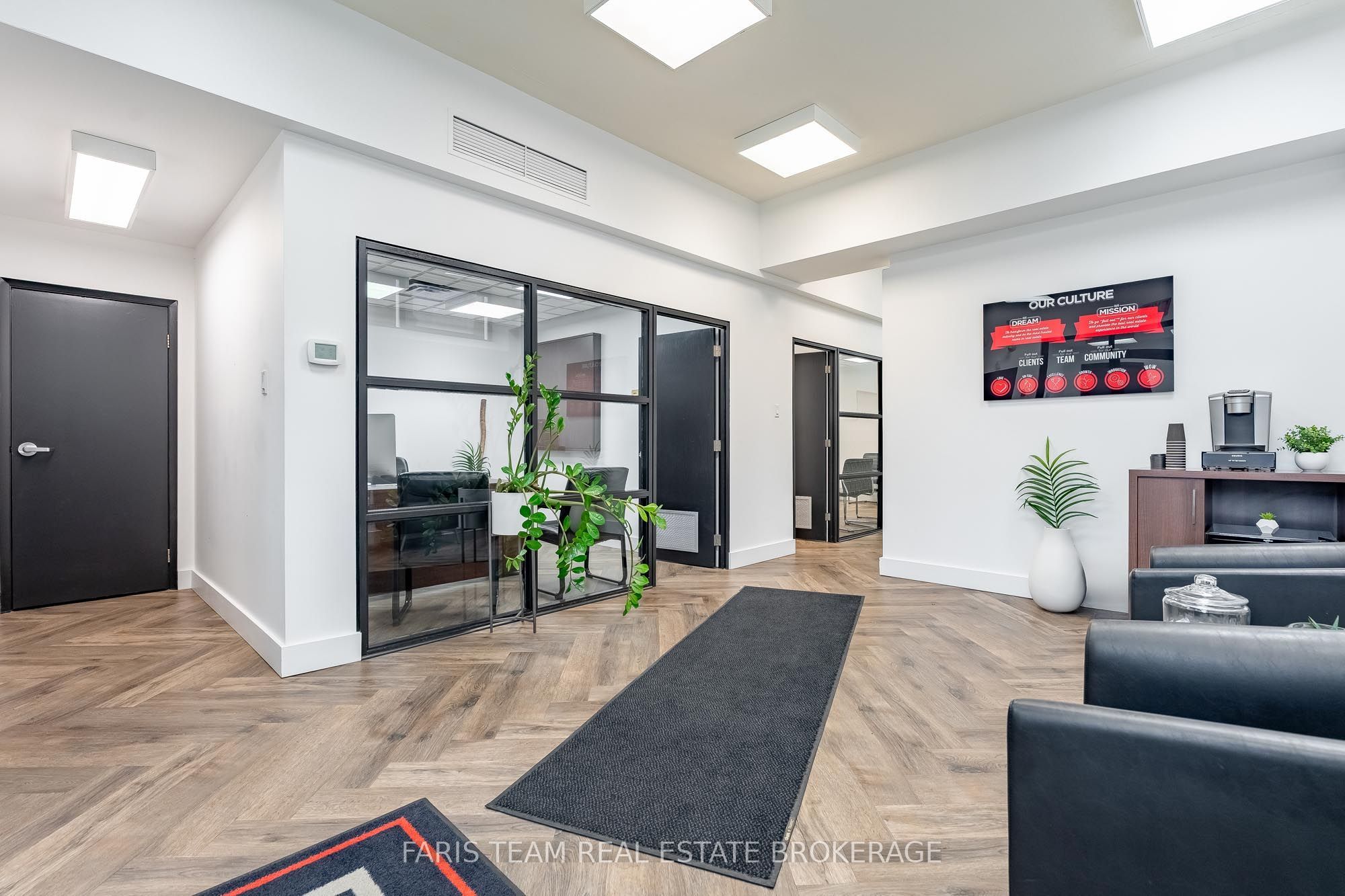 Office 2b-74 Mississaga Street E Property Photo 6