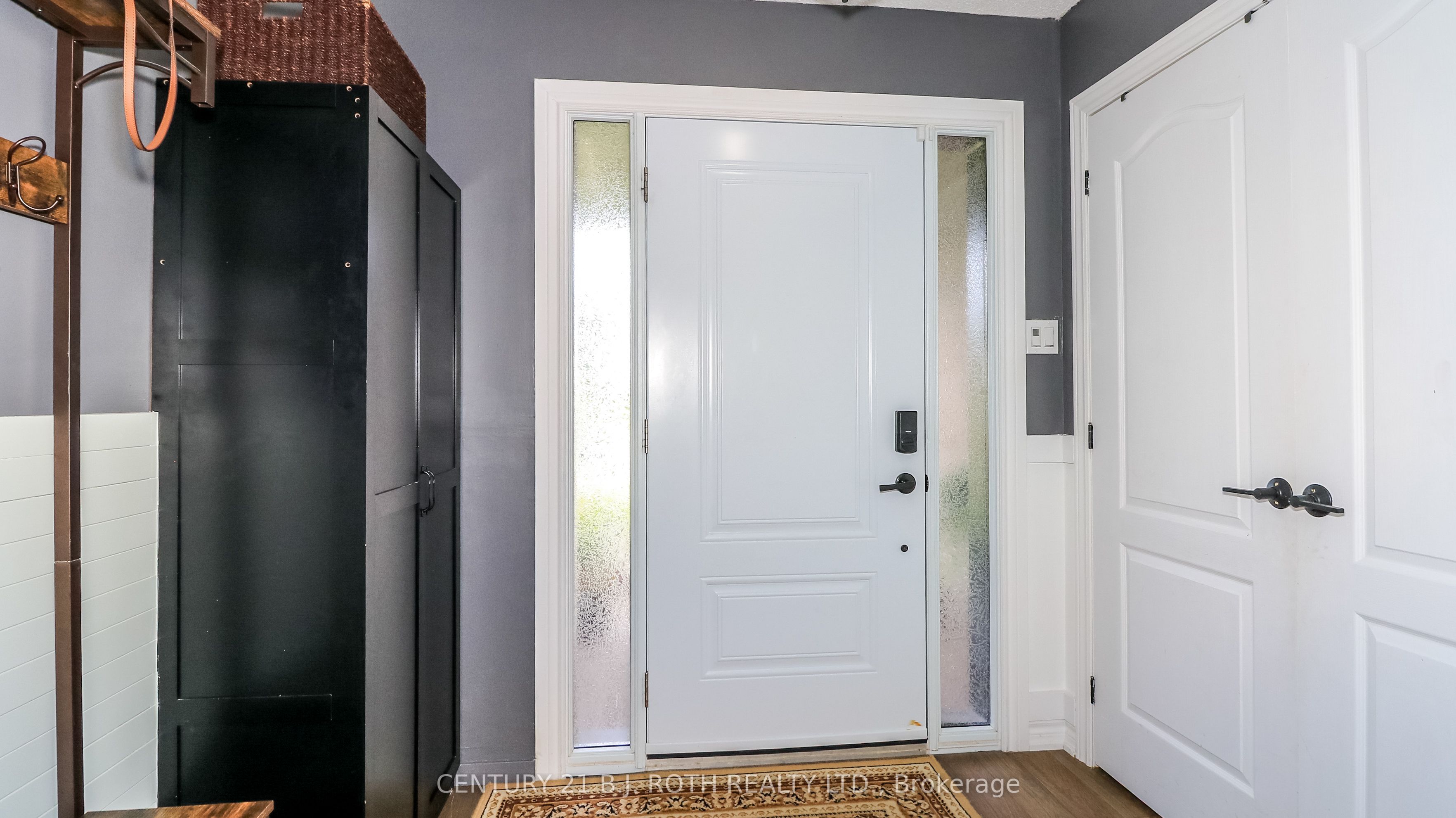 61 Barwick Drive W Property Photo 3