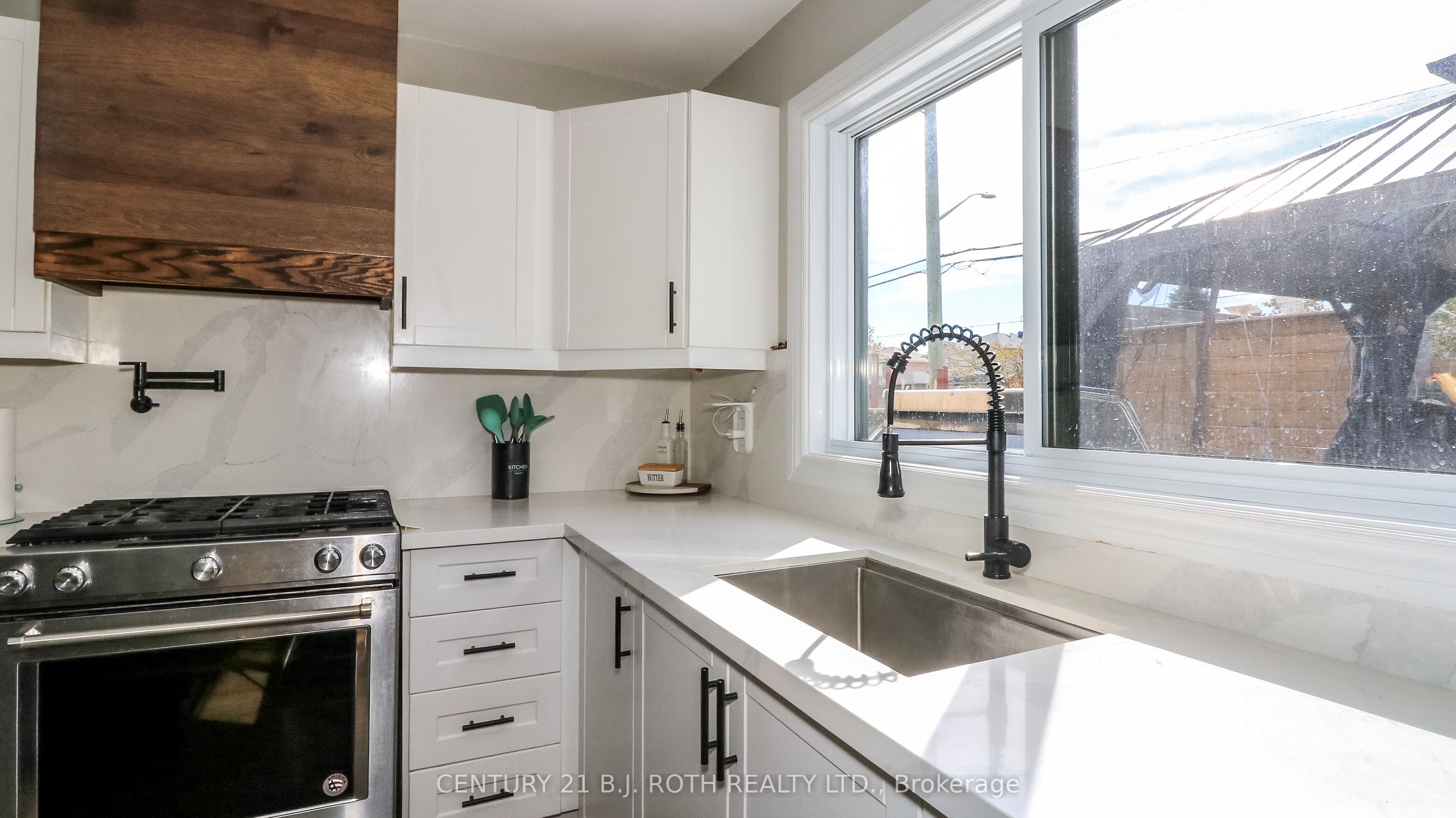 61 Barwick Drive W Property Photo 11