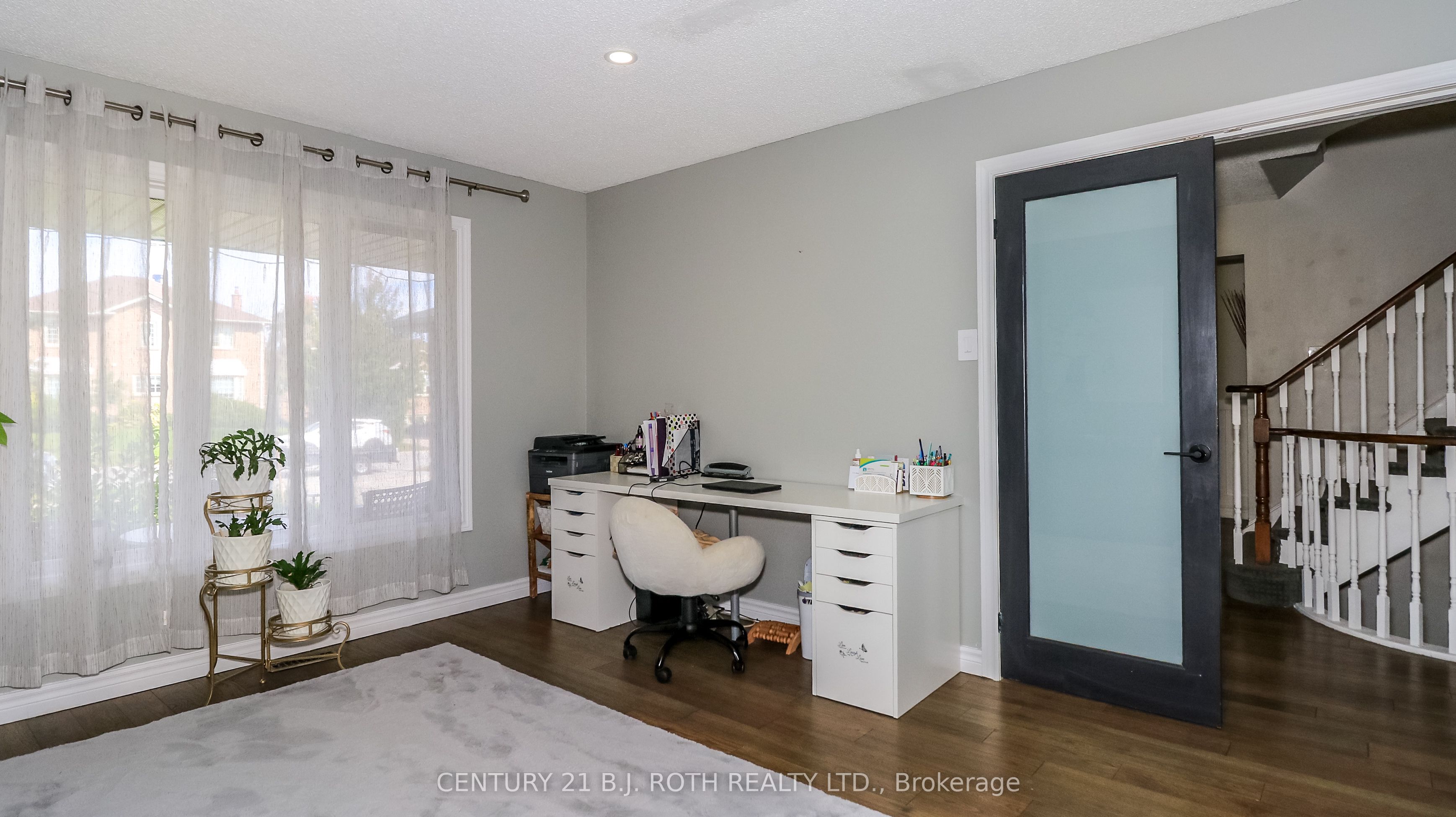 61 Barwick Drive W Property Photo 13