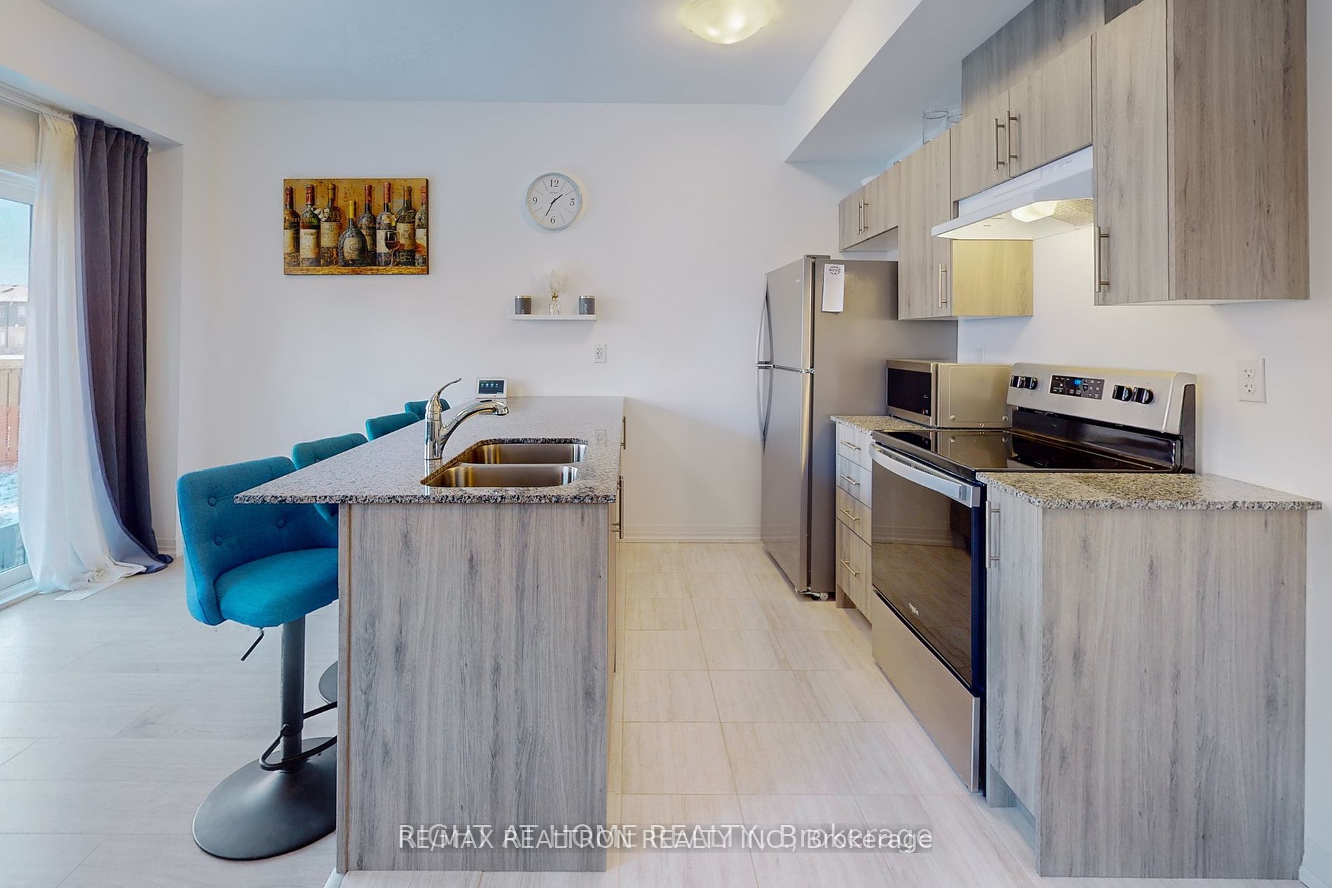 98 Fairlane Avenue Property Photo 6