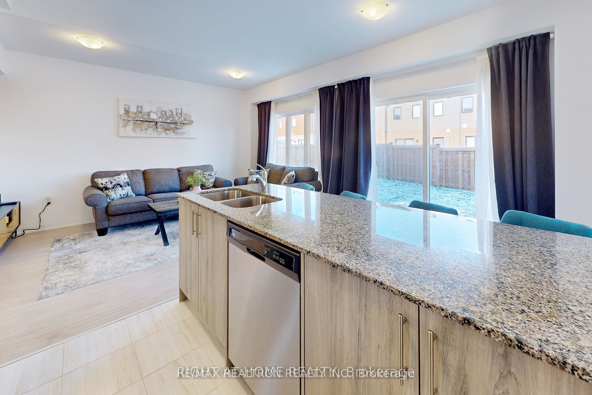 98 Fairlane Avenue Property Photo 11