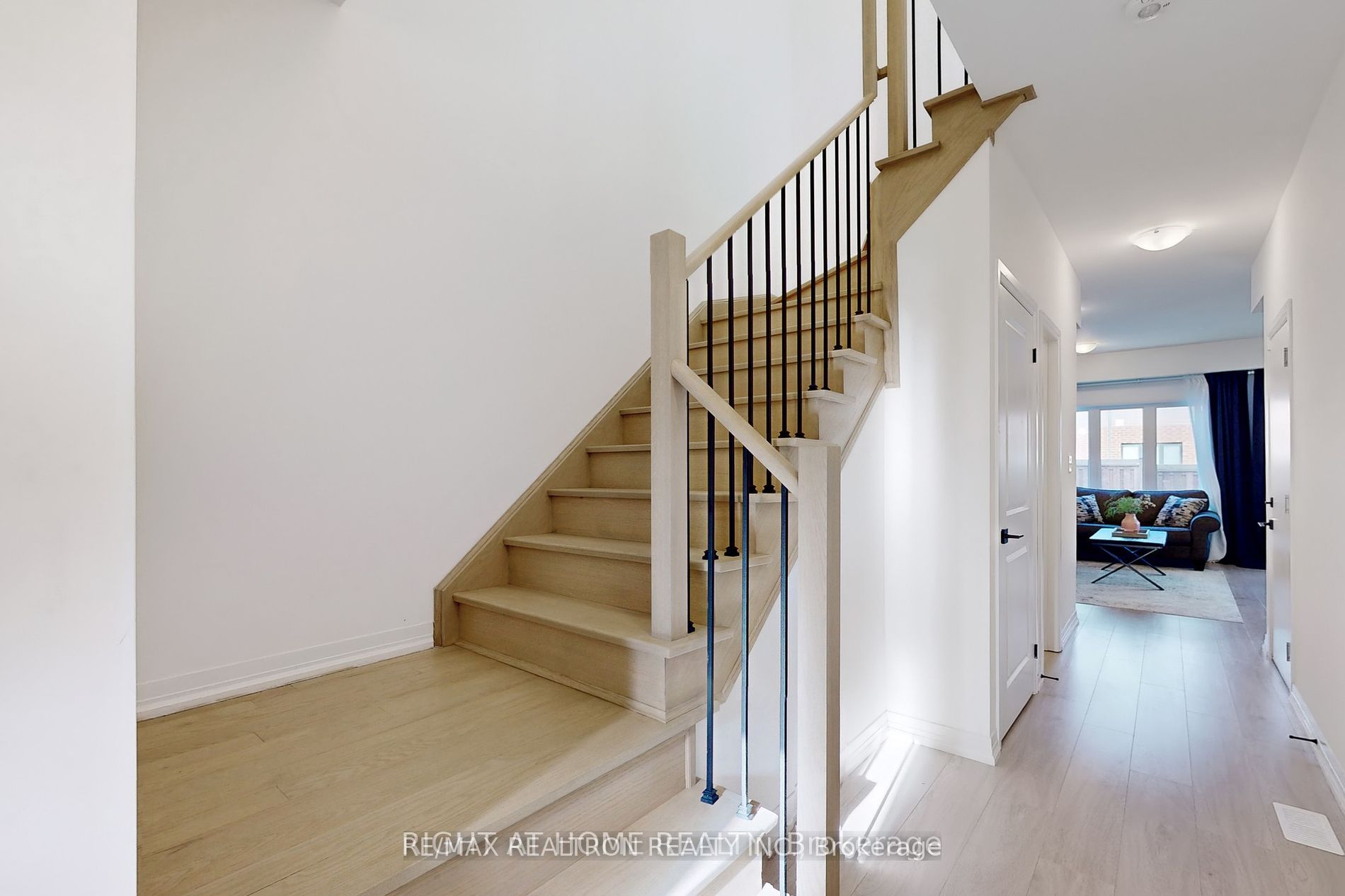 98 Fairlane Avenue Property Photo 12