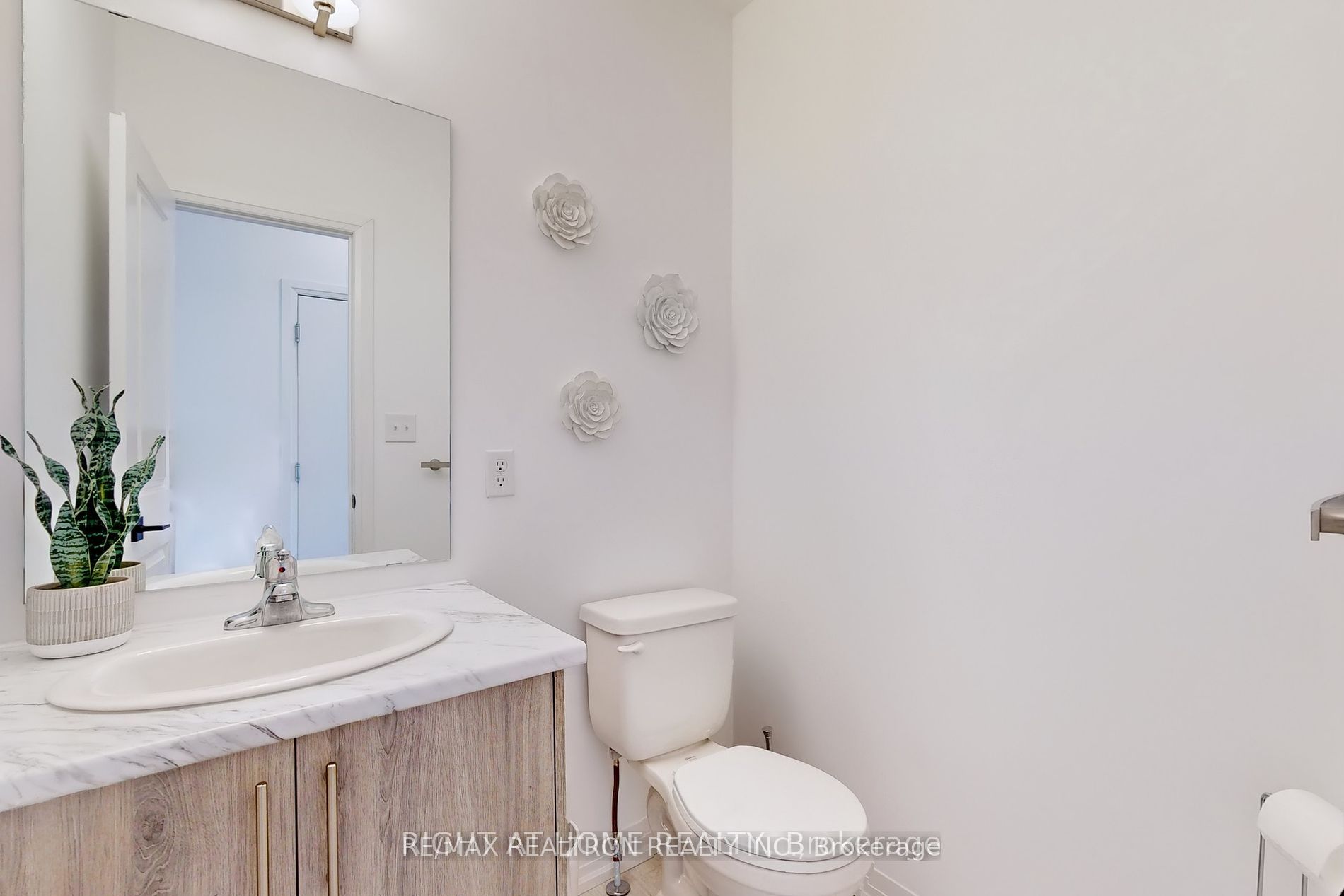 98 Fairlane Avenue Property Photo 17