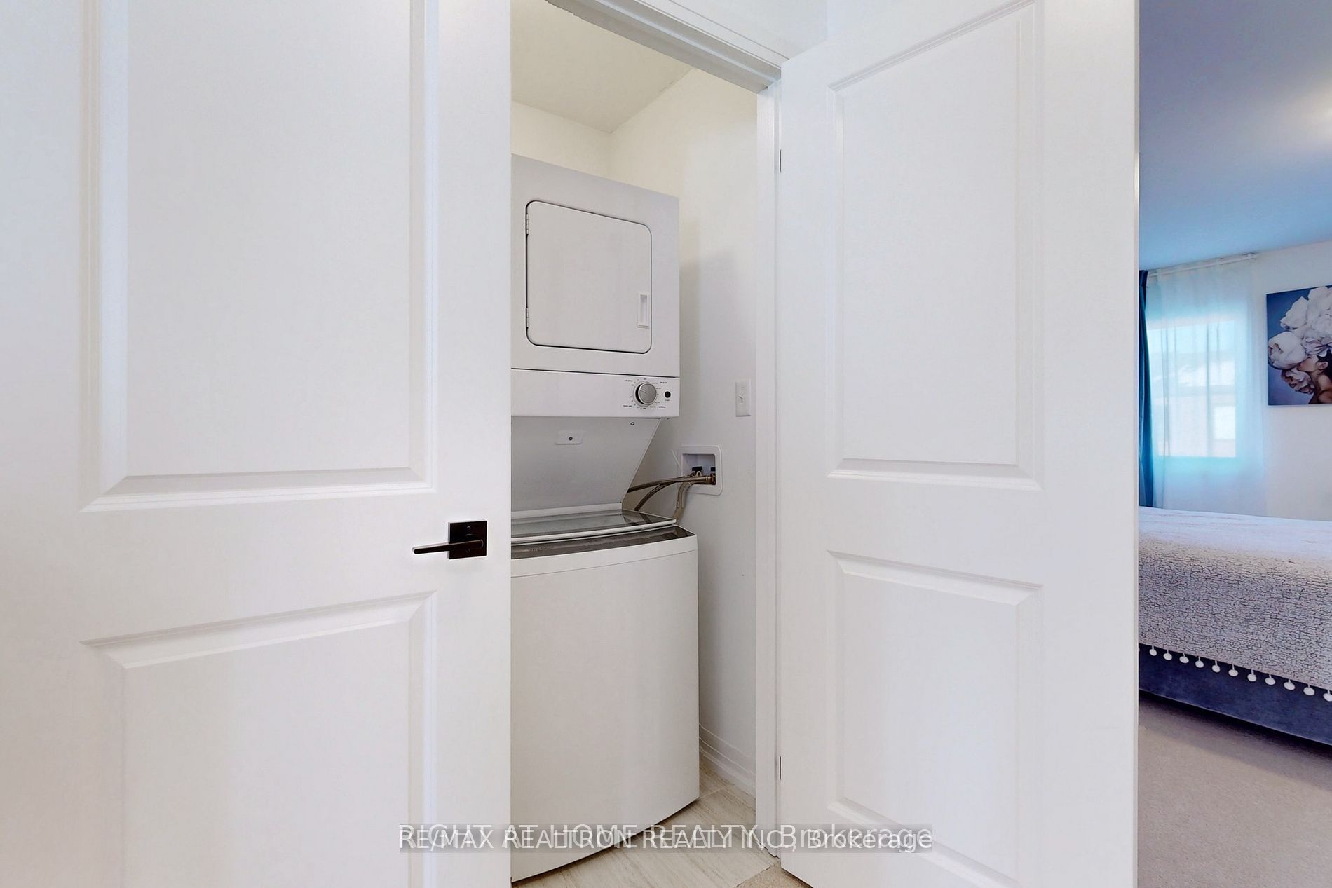 98 Fairlane Avenue Property Photo 20