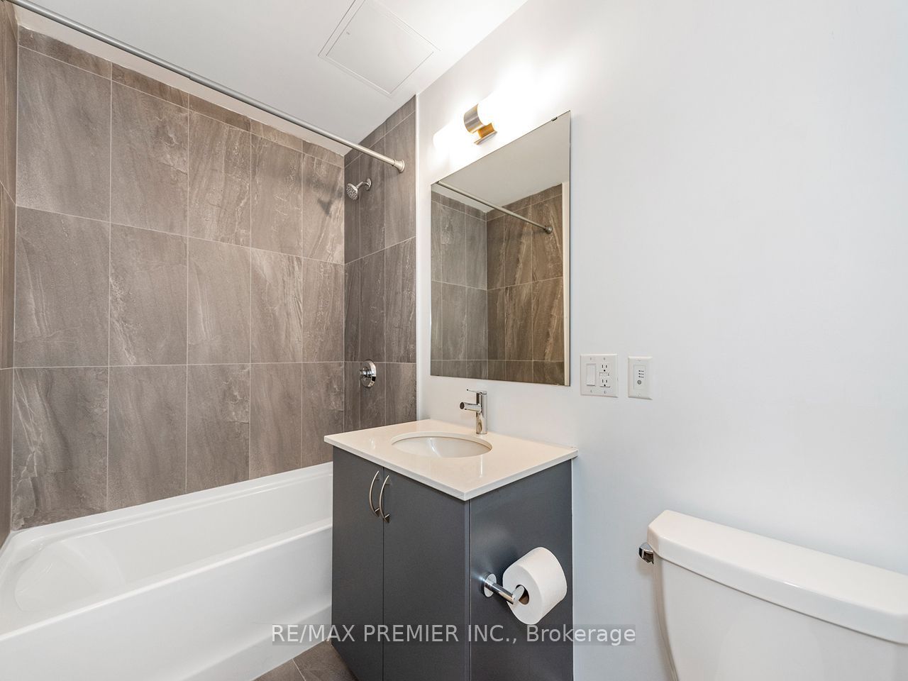 56 Lakeside Terrace 408 Property Photo 8