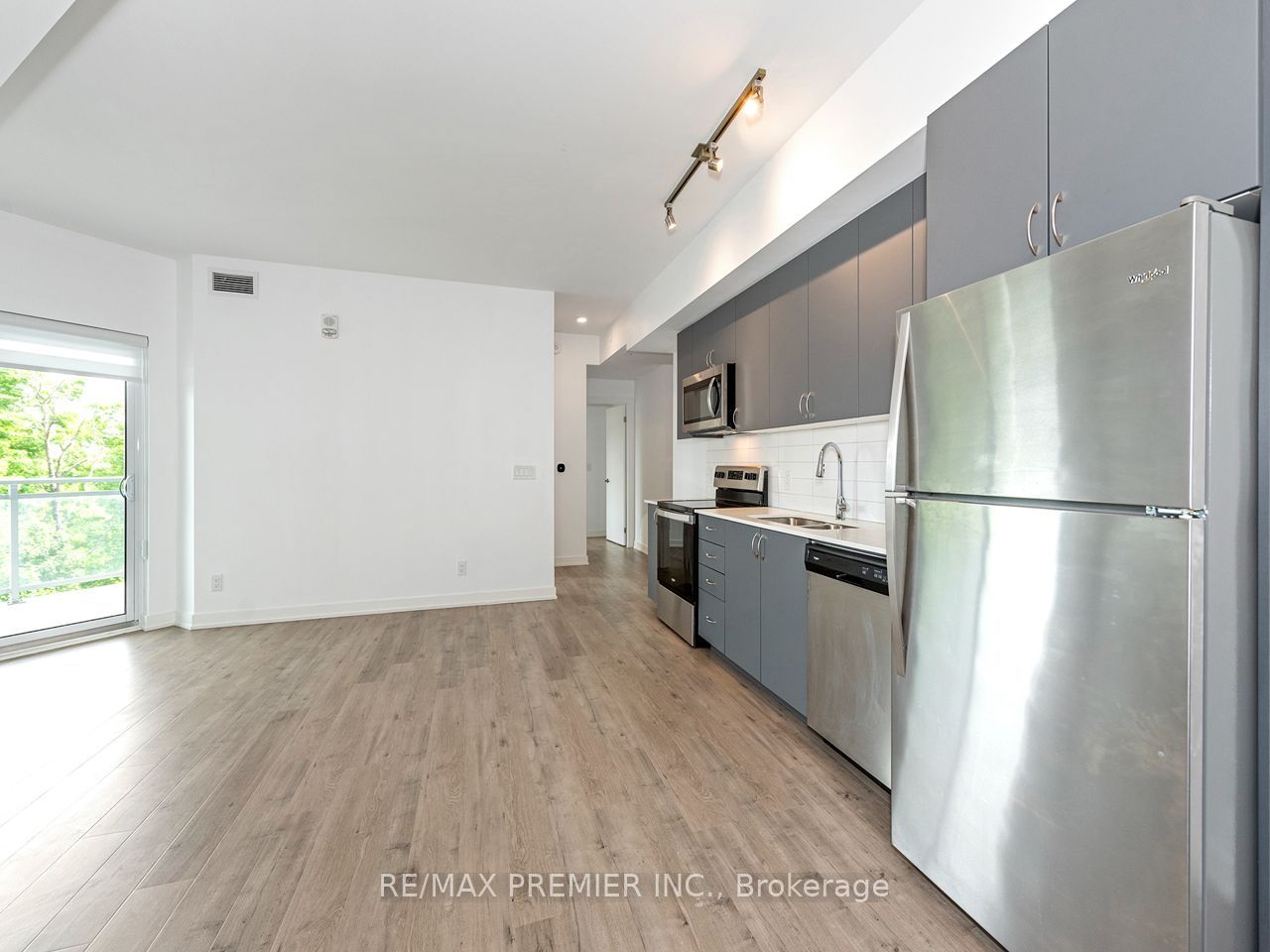 56 Lakeside Terrace 408 Property Photo 13