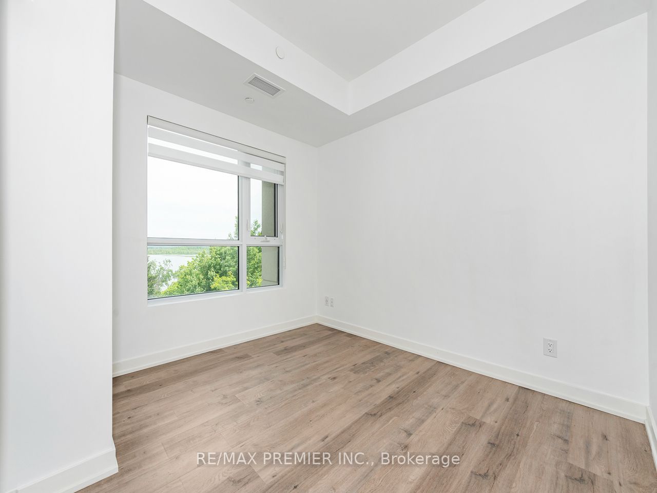 56 Lakeside Terrace 408 Property Photo 29