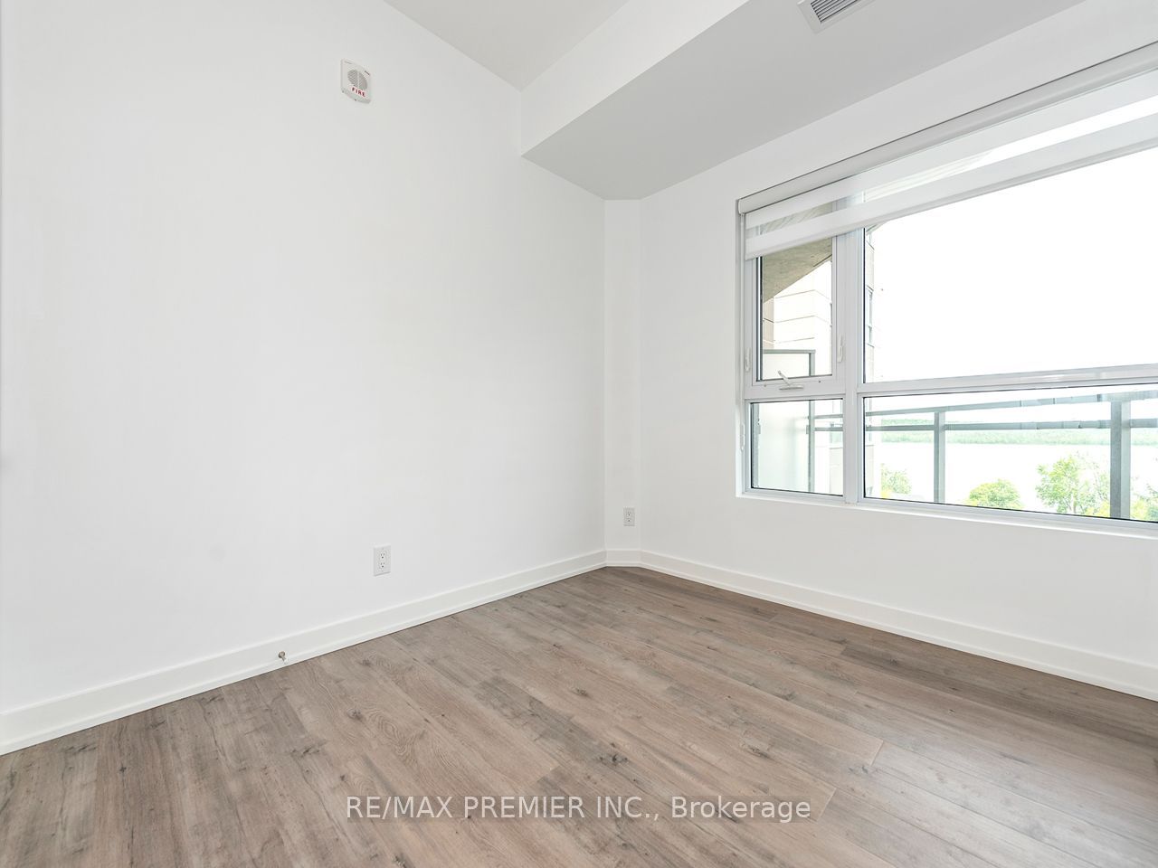56 Lakeside Terrace 408 Property Photo 34