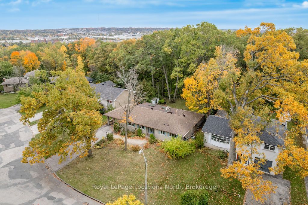 9 Vine Crescent Property Photo 2