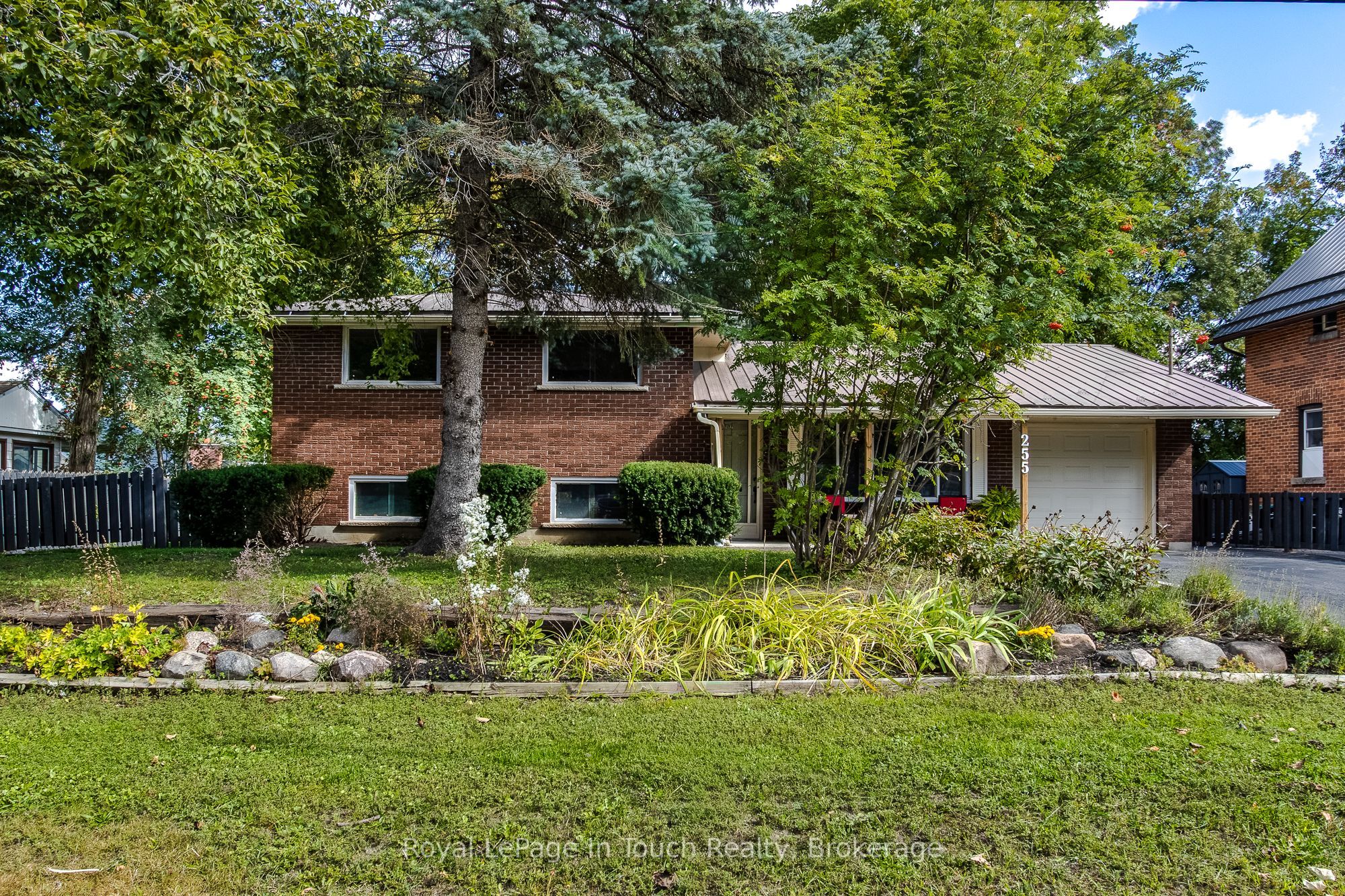 255 Eighth Street Property Photo 1