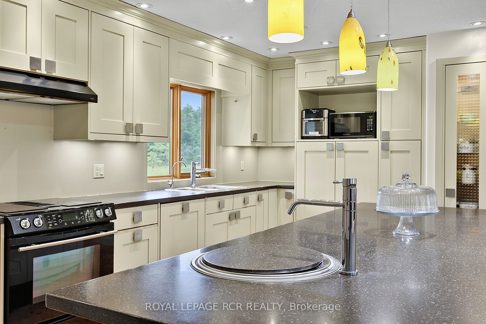 2192 Atkinson Road Property Photo 10