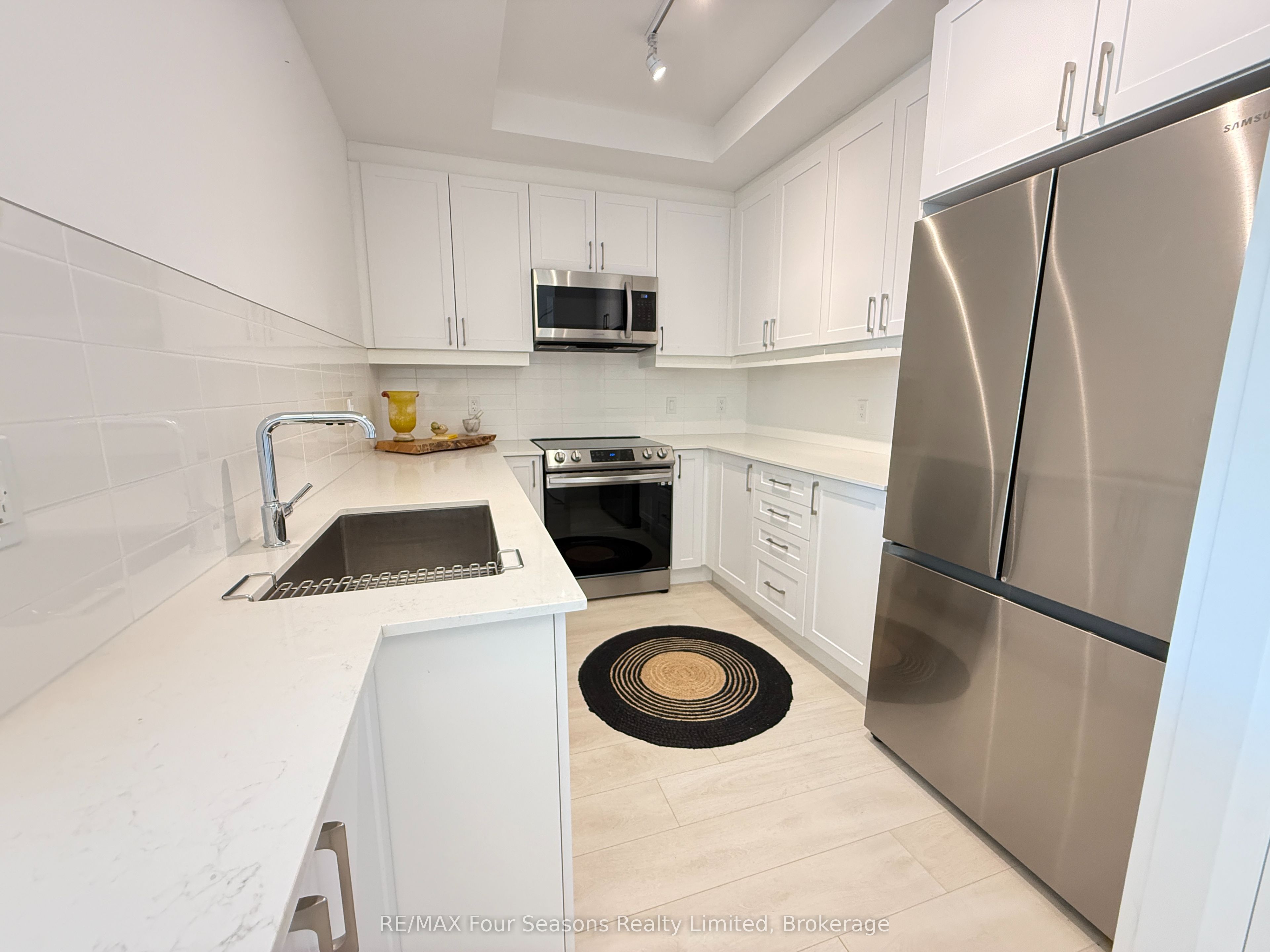 1 Hume Street W 514 Property Photo 6