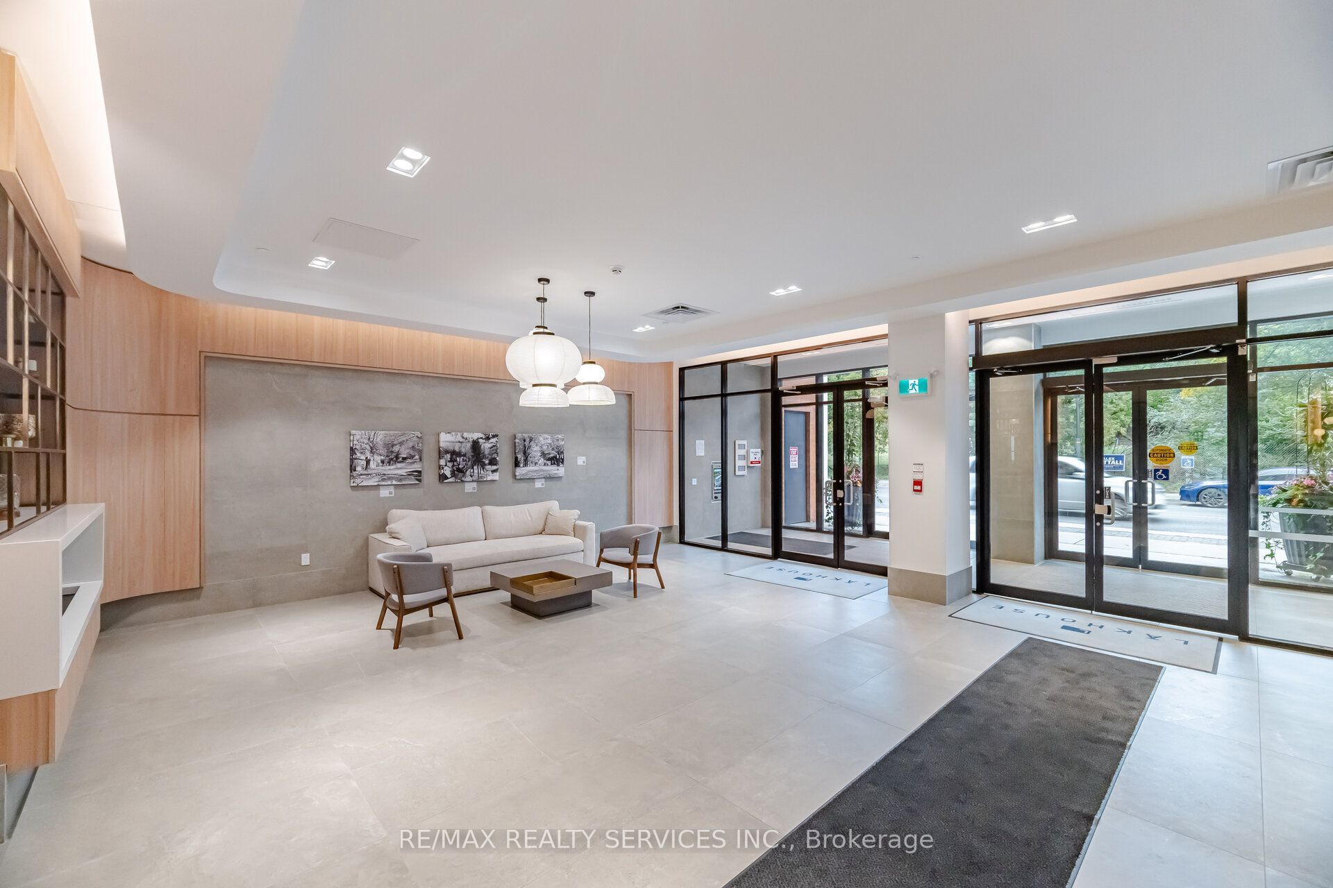 185 Dunlop Street E 620 Property Photo 3