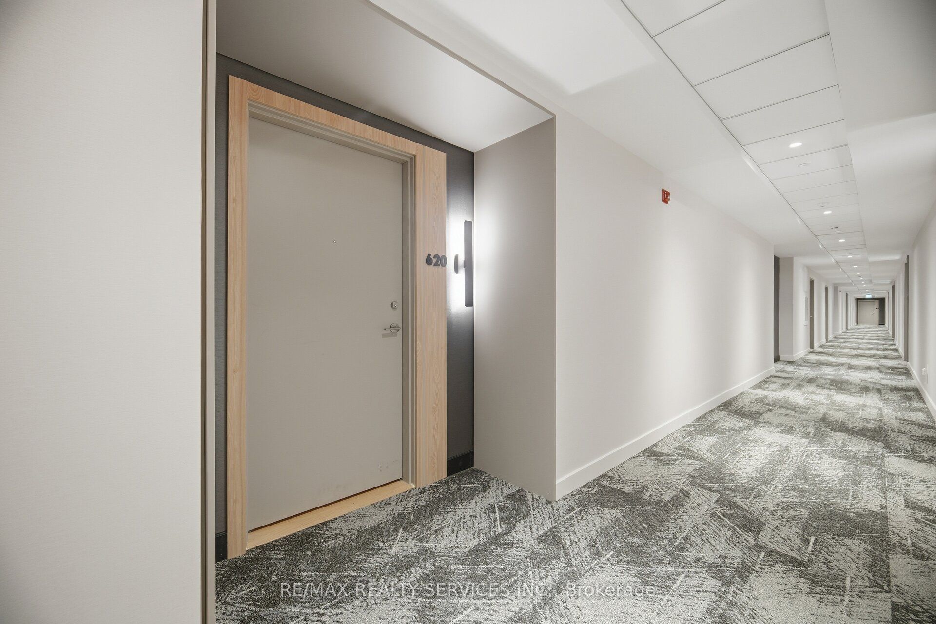 185 Dunlop Street E 620 Property Photo 5