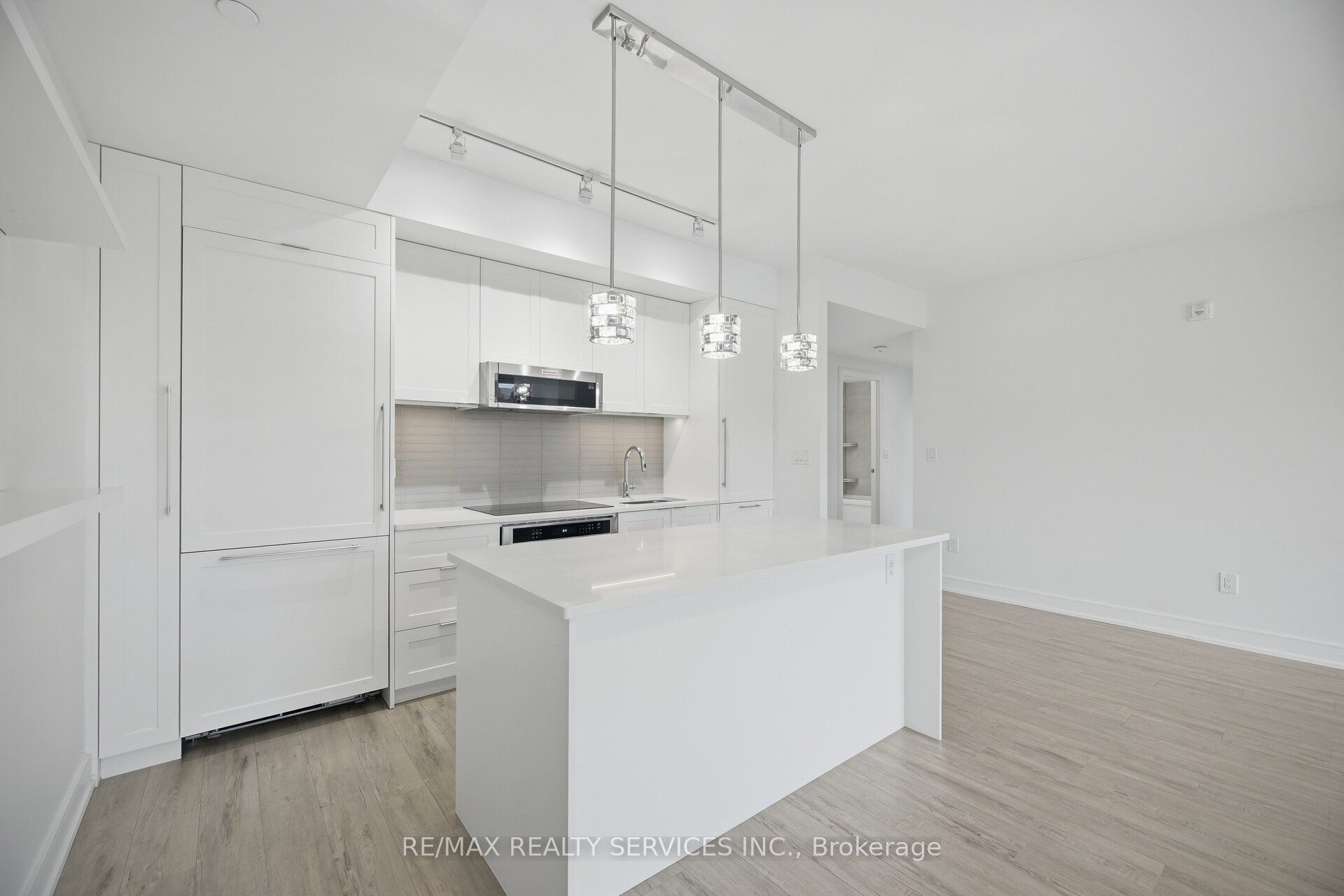 185 Dunlop Street E 620 Property Photo 9