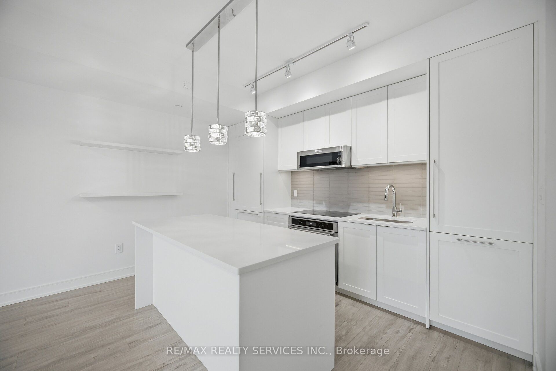 185 Dunlop Street E 620 Property Photo 10
