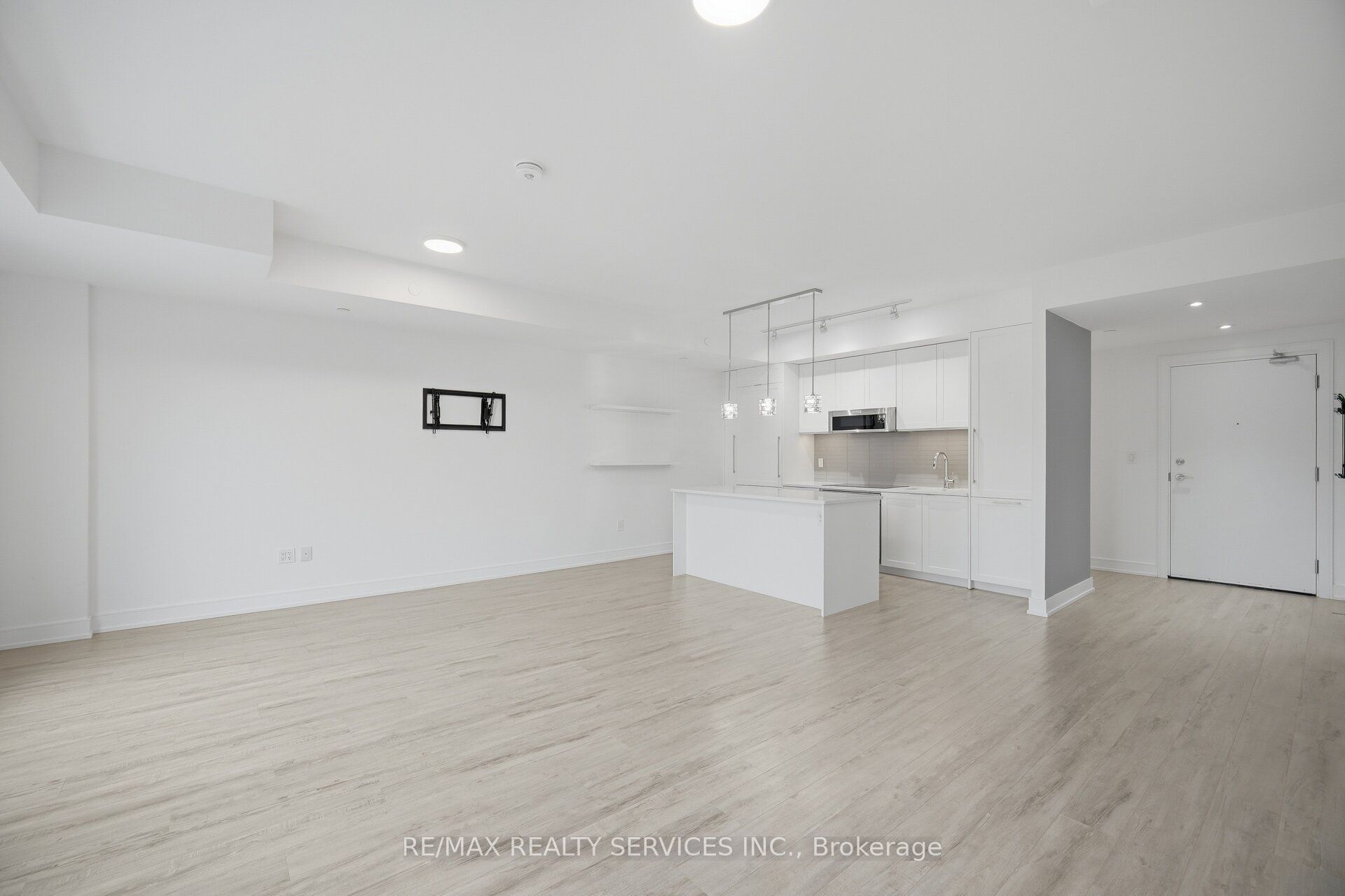 185 Dunlop Street E 620 Property Photo 16