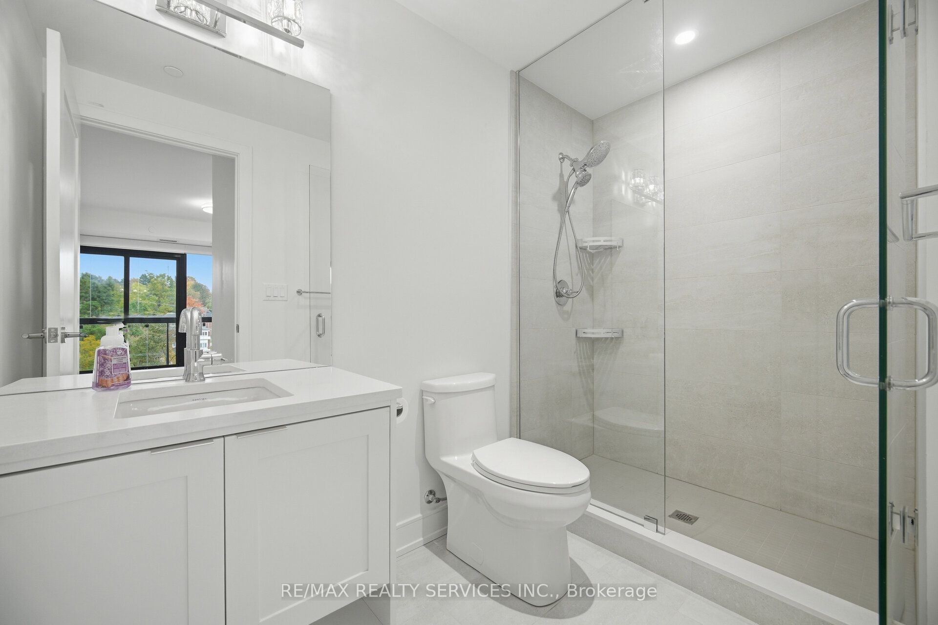 185 Dunlop Street E 620 Property Photo 21