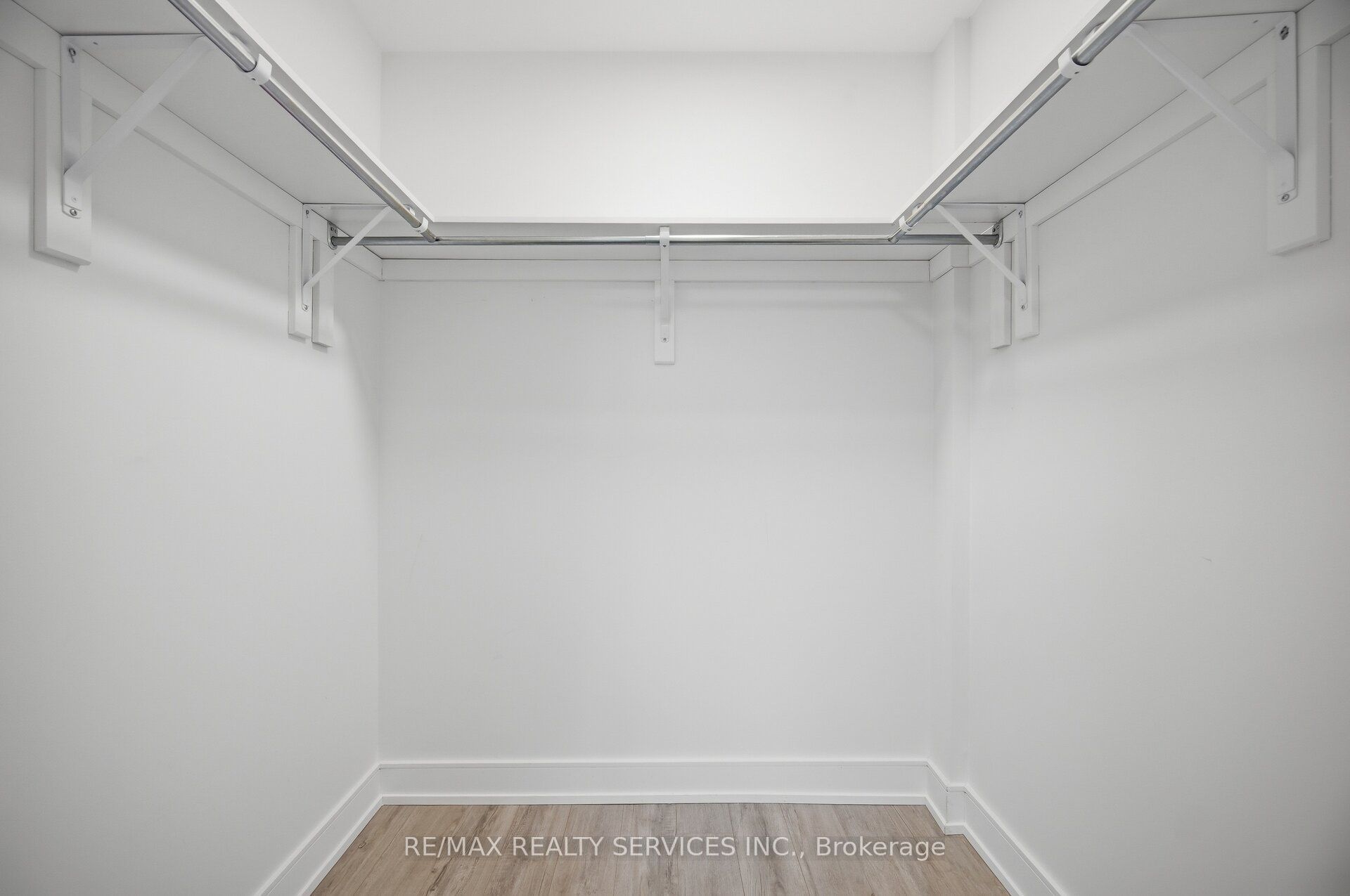 185 Dunlop Street E 620 Property Photo 22