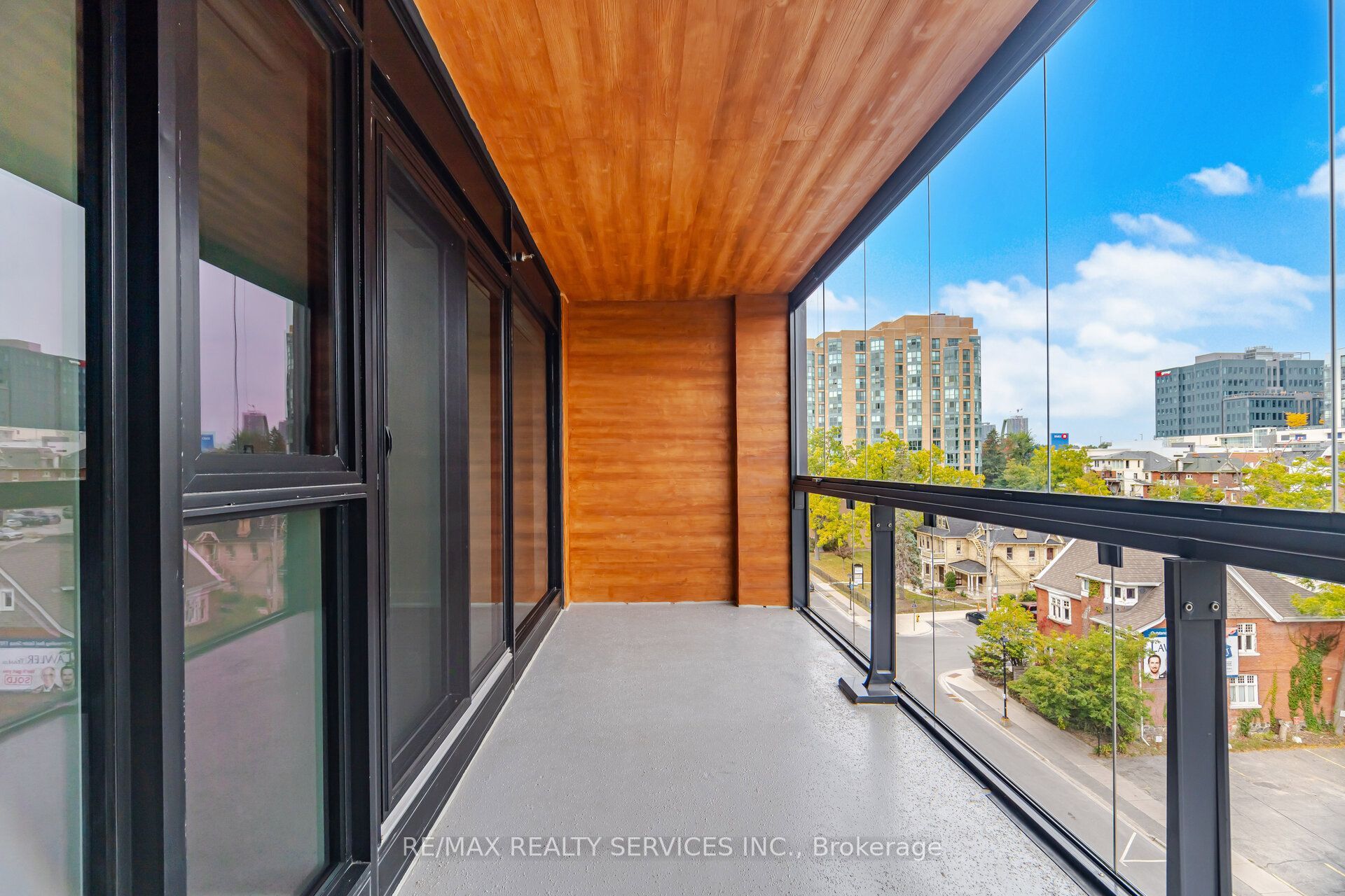 185 Dunlop Street E 620 Property Photo 27