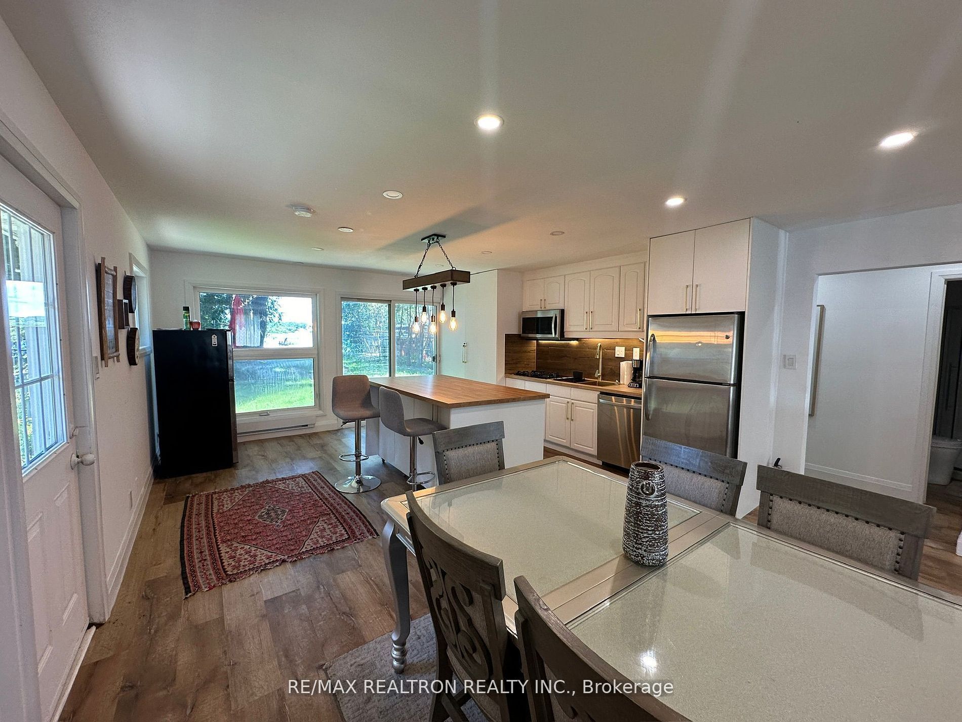172 Cedar Island Road Property Photo 4