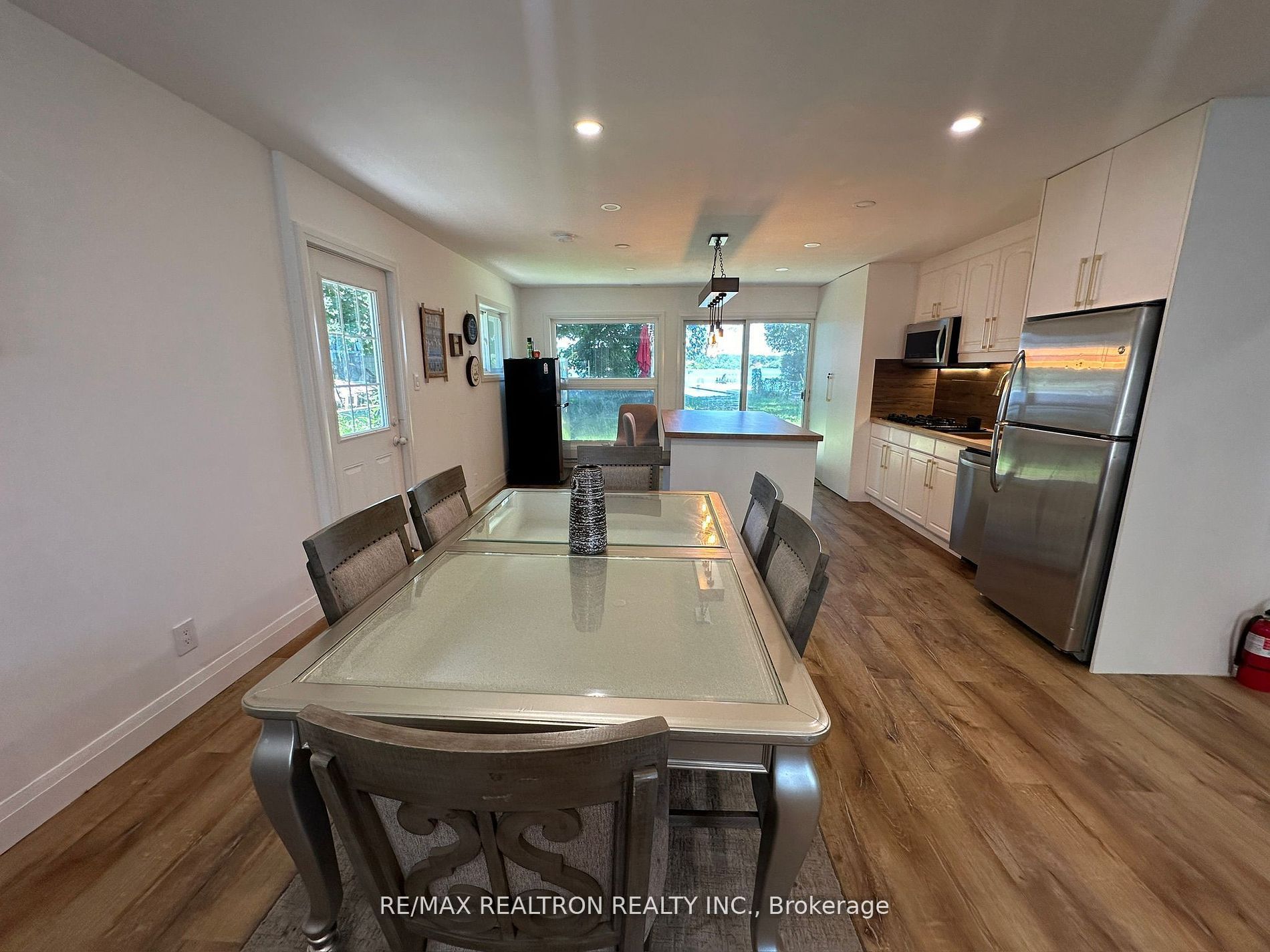 172 Cedar Island Road Property Photo 5