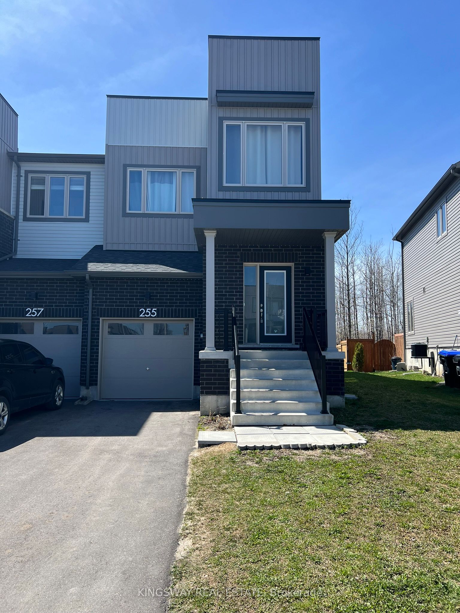 255 Atkinson Street Property Photo 2