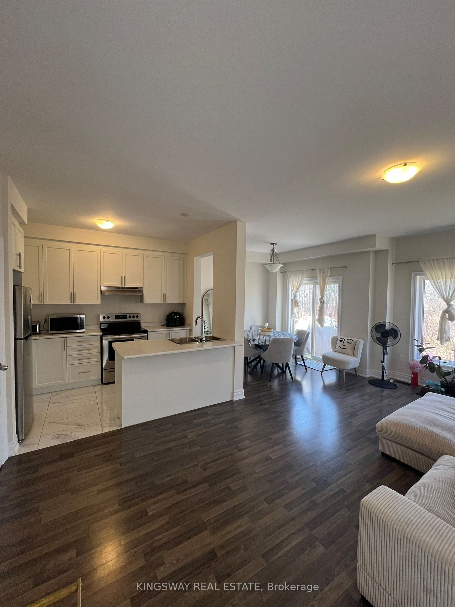 255 Atkinson Street Property Photo 7