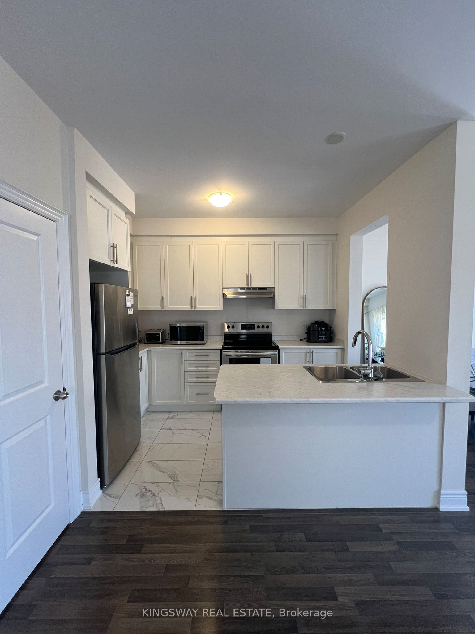 255 Atkinson Street Property Photo 8