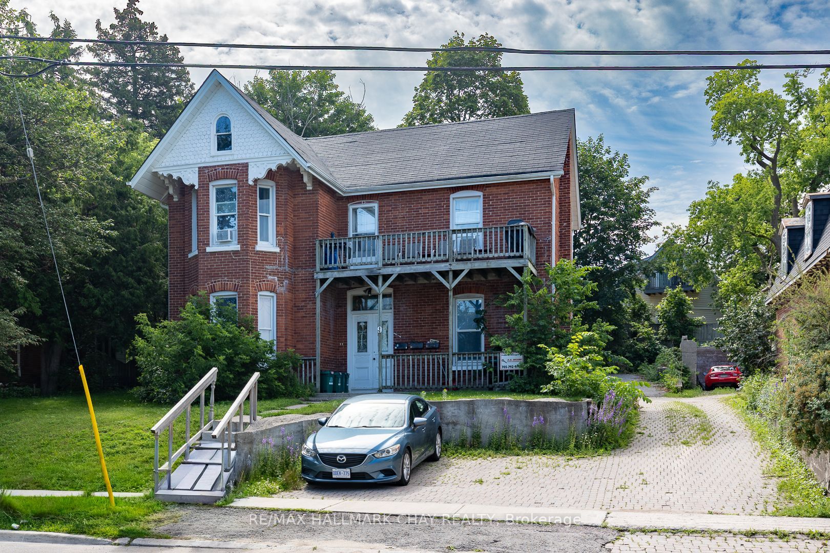 9 Penetang Street Property Photo 11