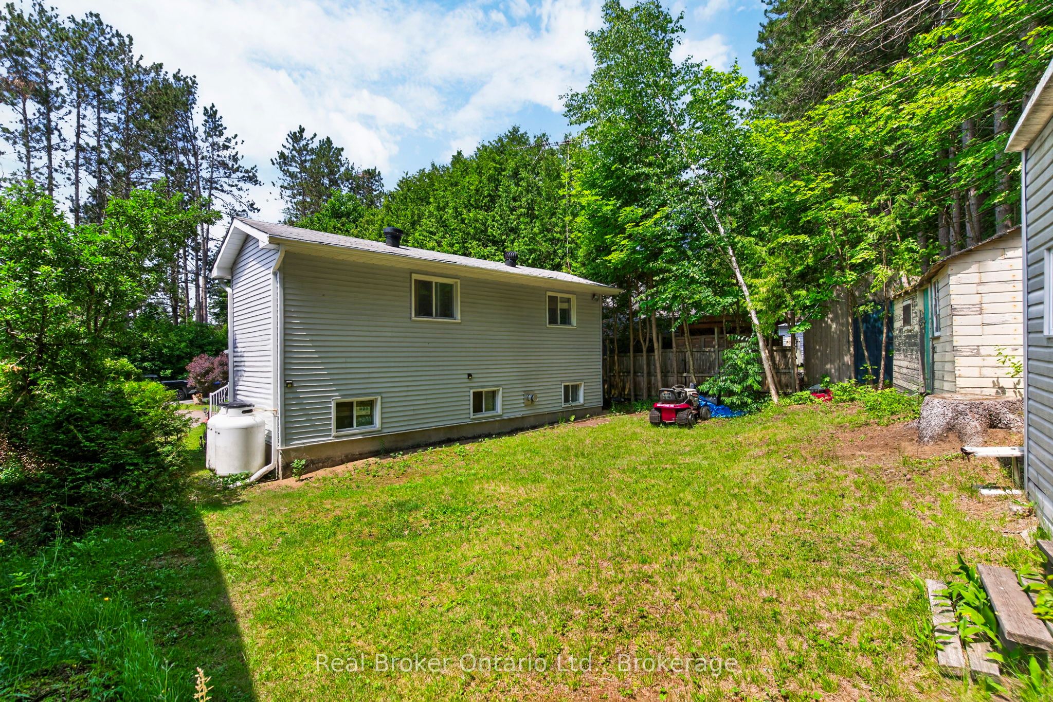 81 Andrew Drive Property Photo 24