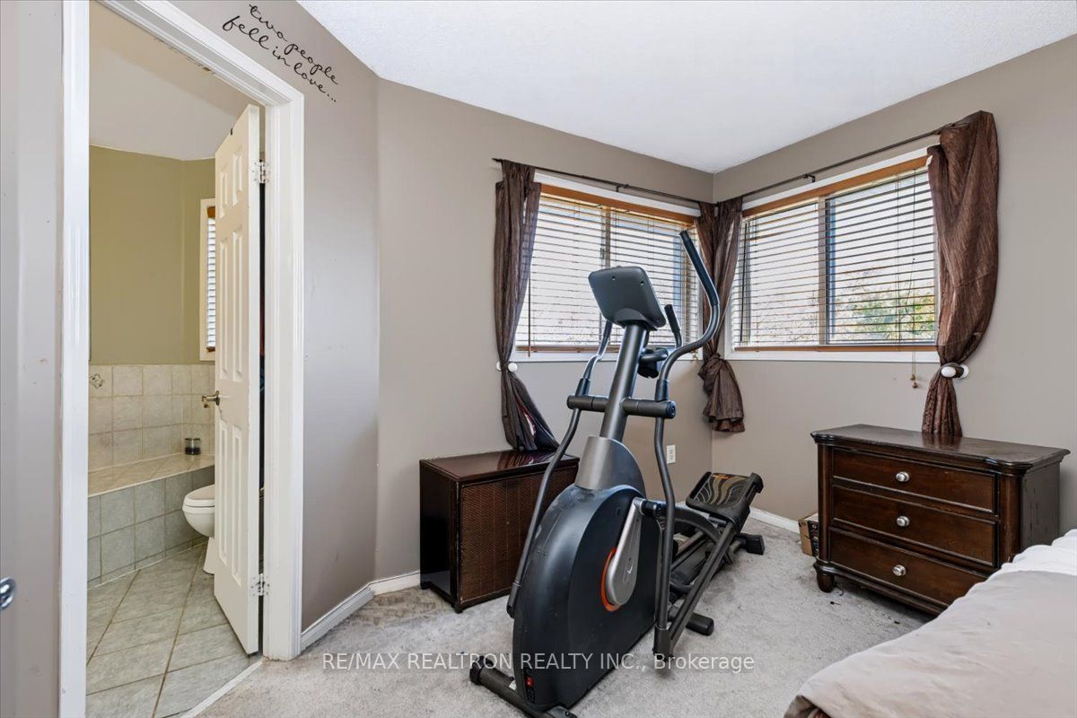 5 Widgeon Street Property Photo 16