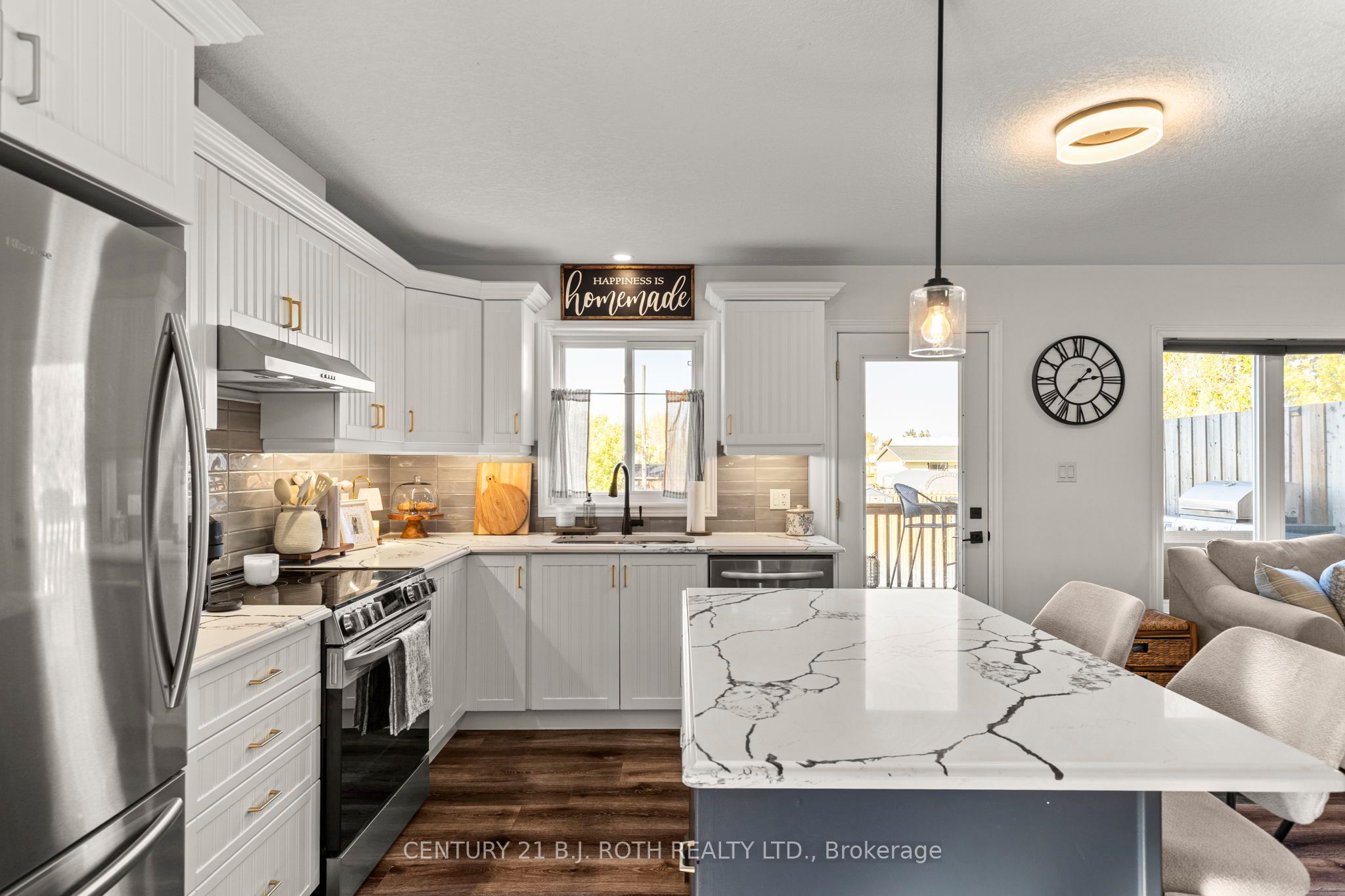 263 Quebec Street Property Photo 8