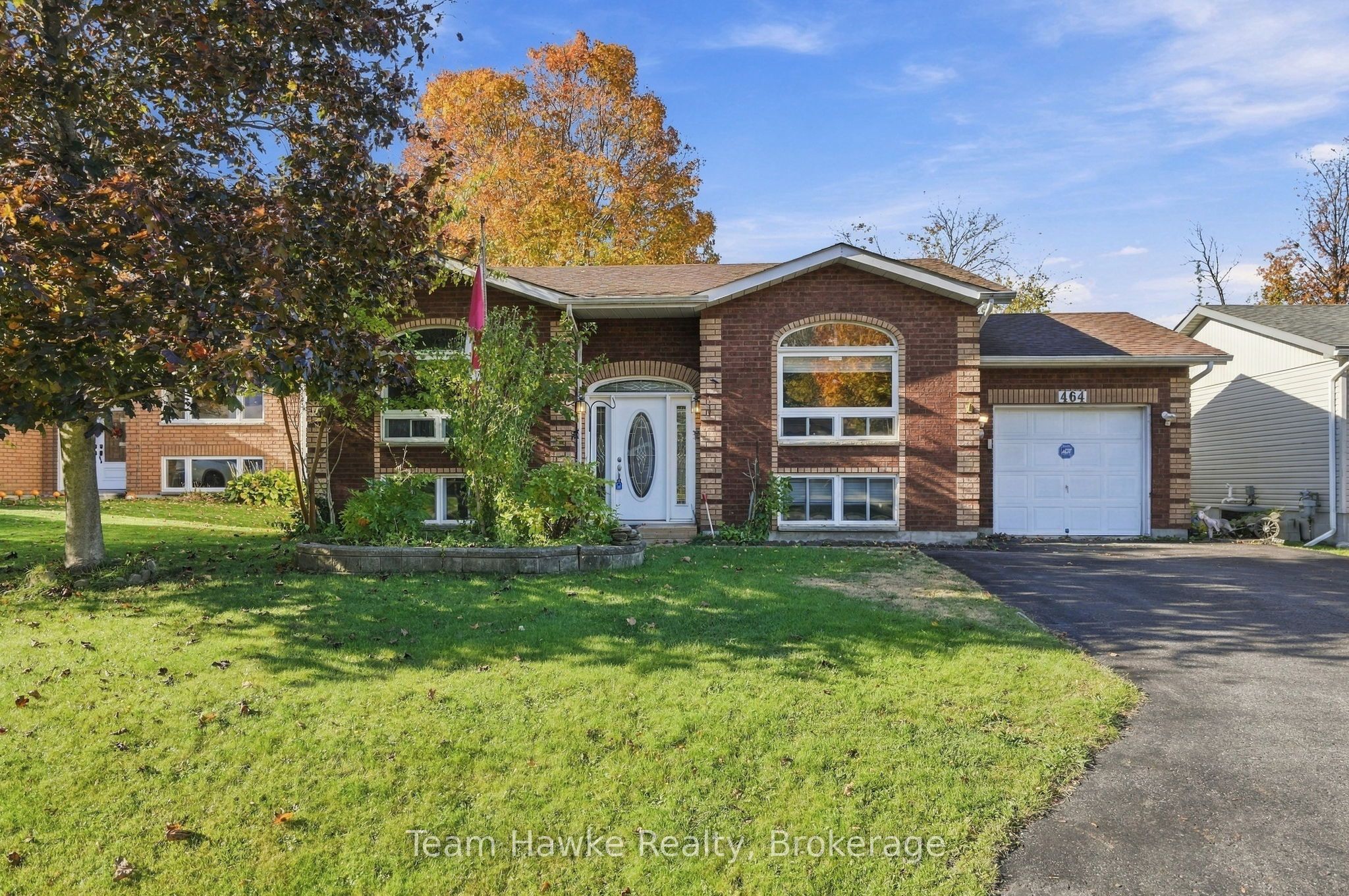 464 West Street W Property Photo 1