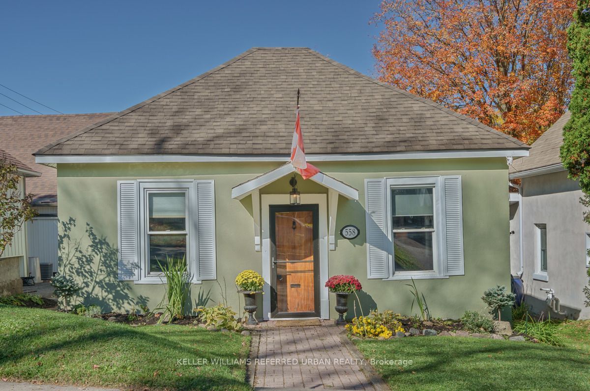 558 Elizabeth Street Property Photo 3